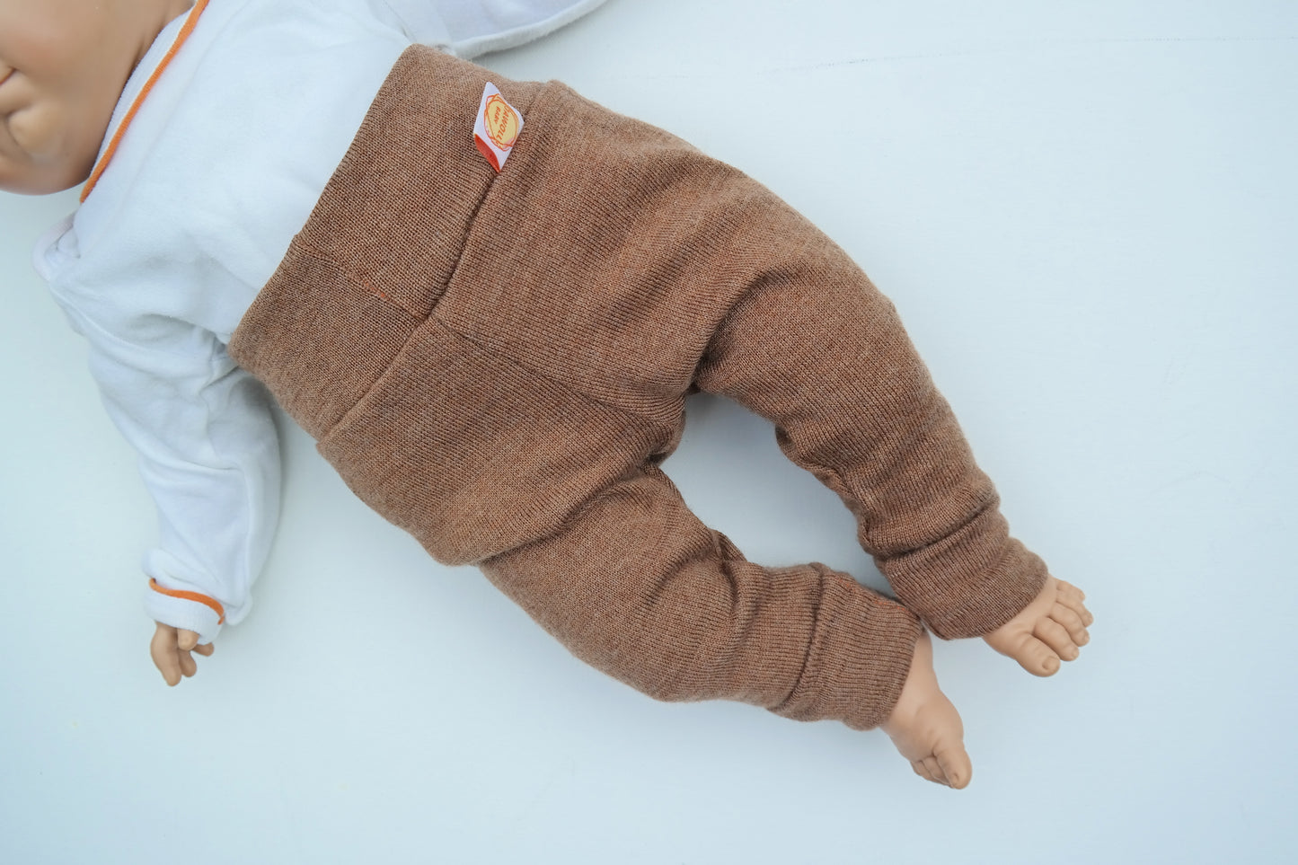 Mitwachs-Hose für Babys 50/56 aus Upcycling Wolle in Hellbraun