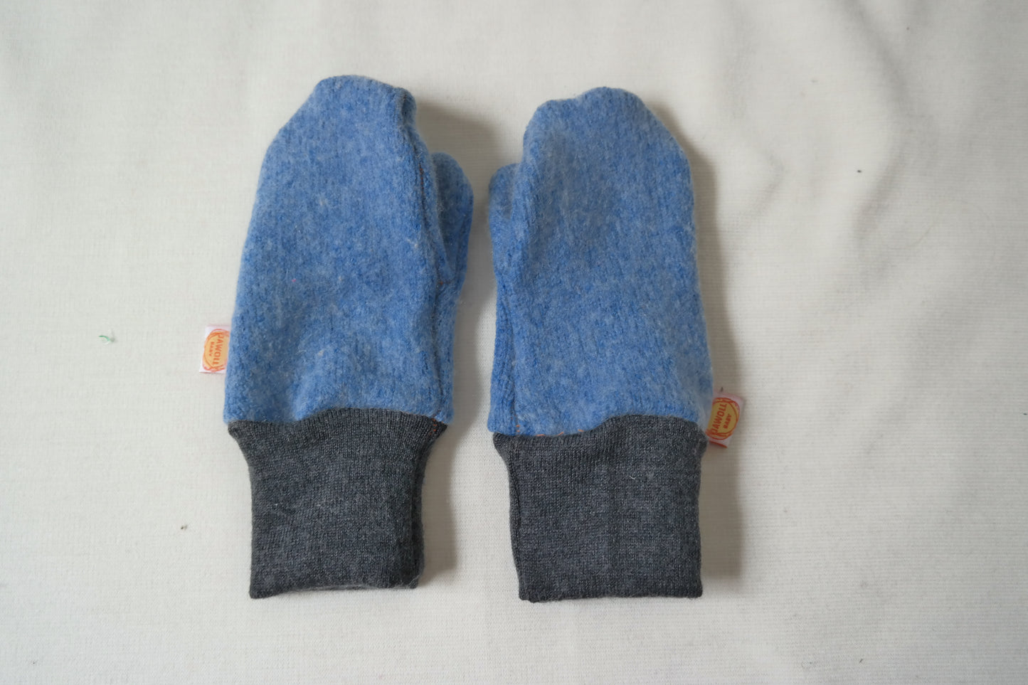 Gloves mittens for toddlers 1-3 years made from upcycling & wool in beige and dark grey