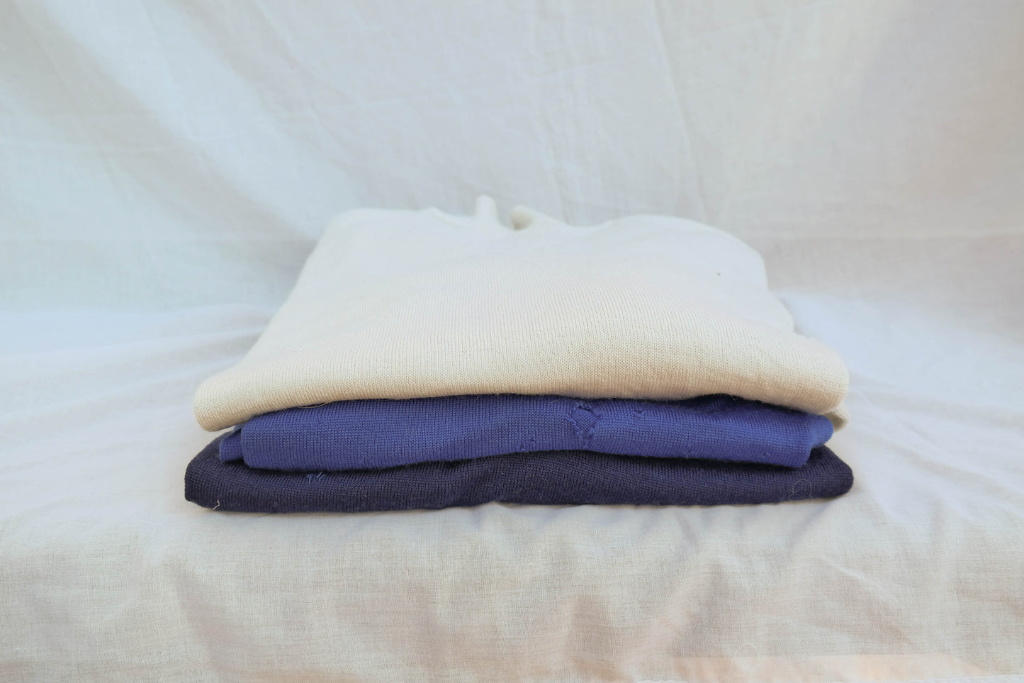 Upcycling-Materialpaket: 3 Wollpullover für kreative Projekte in Blautönen - Jawoll Baby