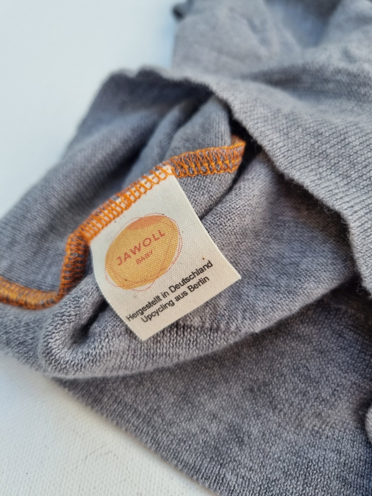 Pullover Longsleeve für Babys Kleinkinder 86/92 aus Upcycling Wolle in Grau - Jawoll Baby