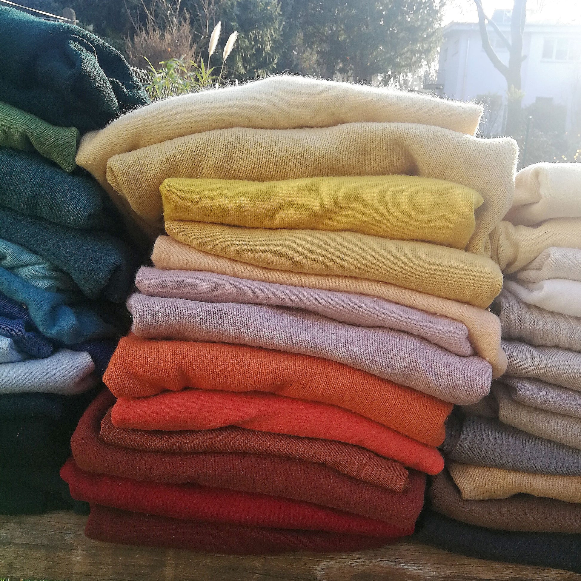 Babykleidung aus deinem Wollpullover individuelles handgefertigtes Erinnerungsstück durch Upcycling - Jawoll Baby