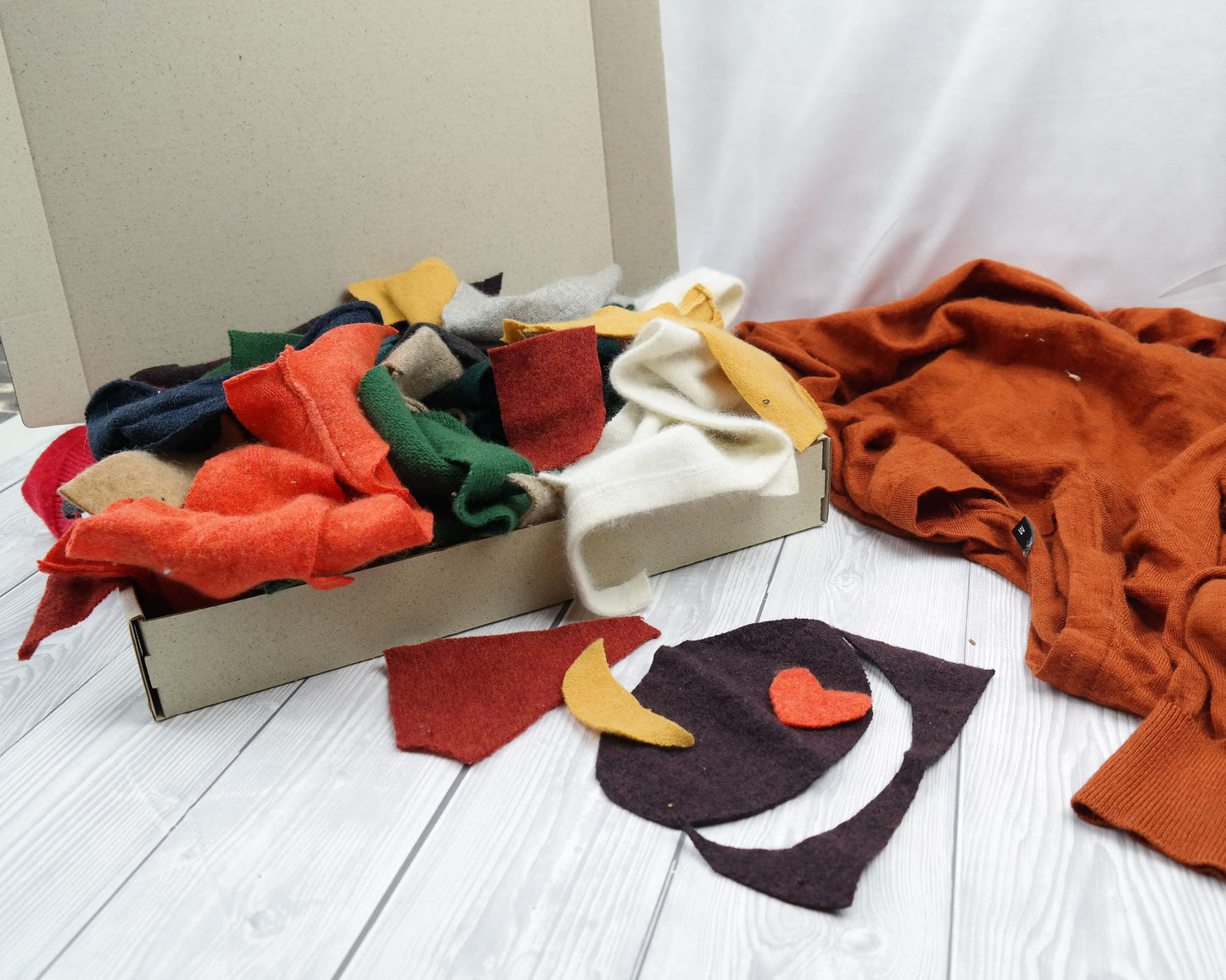 Wollreste zum Basteln und Kleidung Reparieren: Bunte Mischung aus Wollfilz, Wollwalk, Merinowolle, Schurwolle, Kaschmir - Jawoll Baby