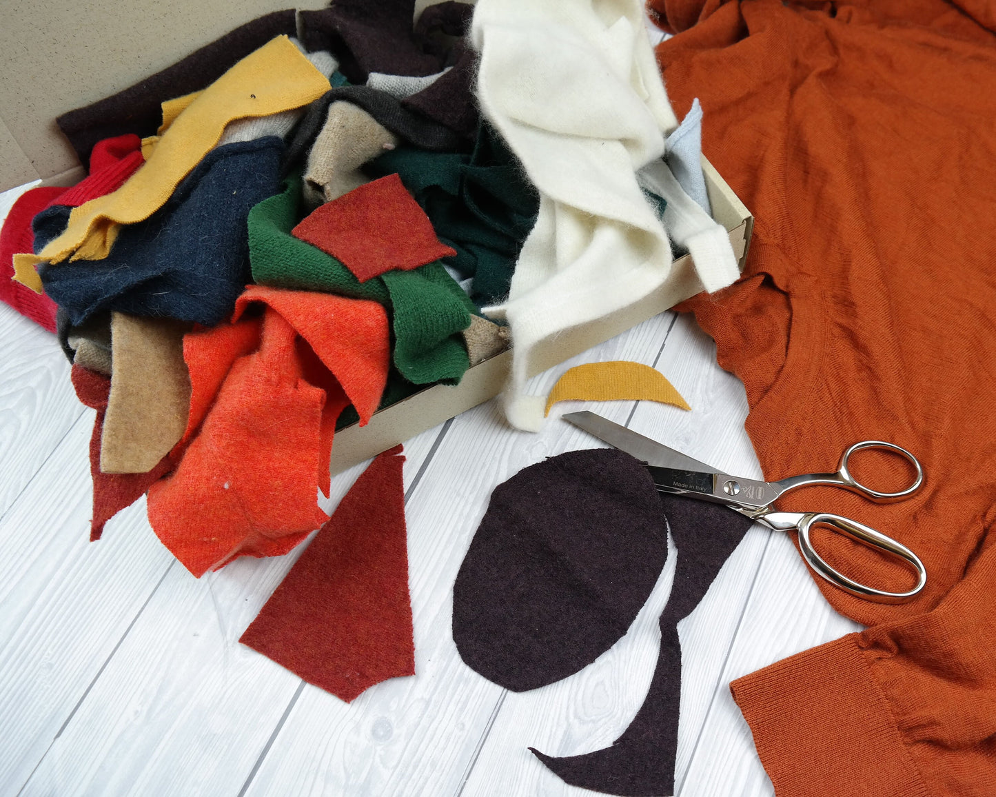 Wollreste zum Basteln und Kleidung Reparieren: Bunte Mischung aus Wollfilz, Wollwalk, Merinowolle, Schurwolle, Kaschmir - Jawoll Baby