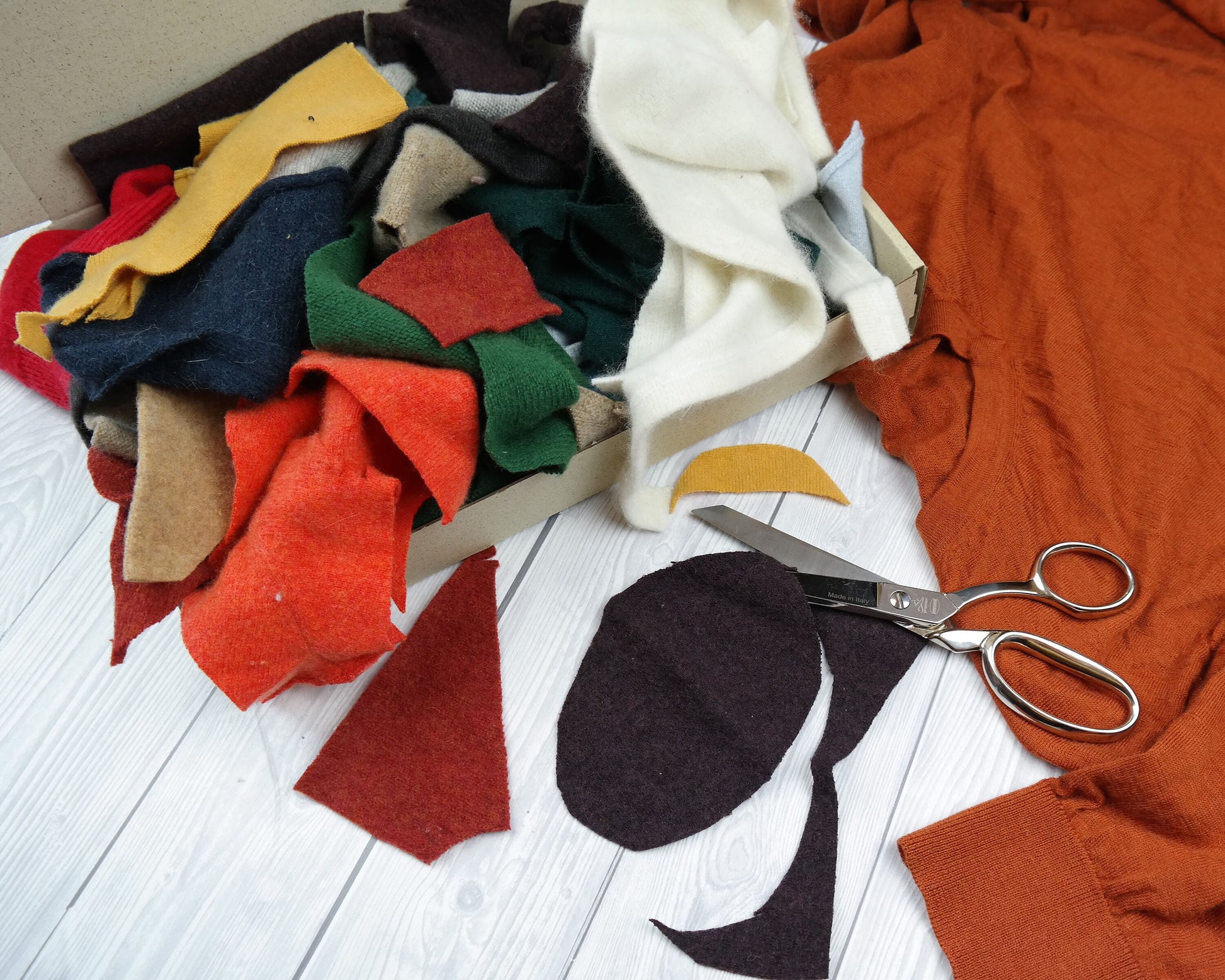 Wollreste zum Basteln und Kleidung Reparieren: Bunte Mischung aus Wollfilz, Wollwalk, Merinowolle, Schurwolle, Kaschmir - Jawoll Baby