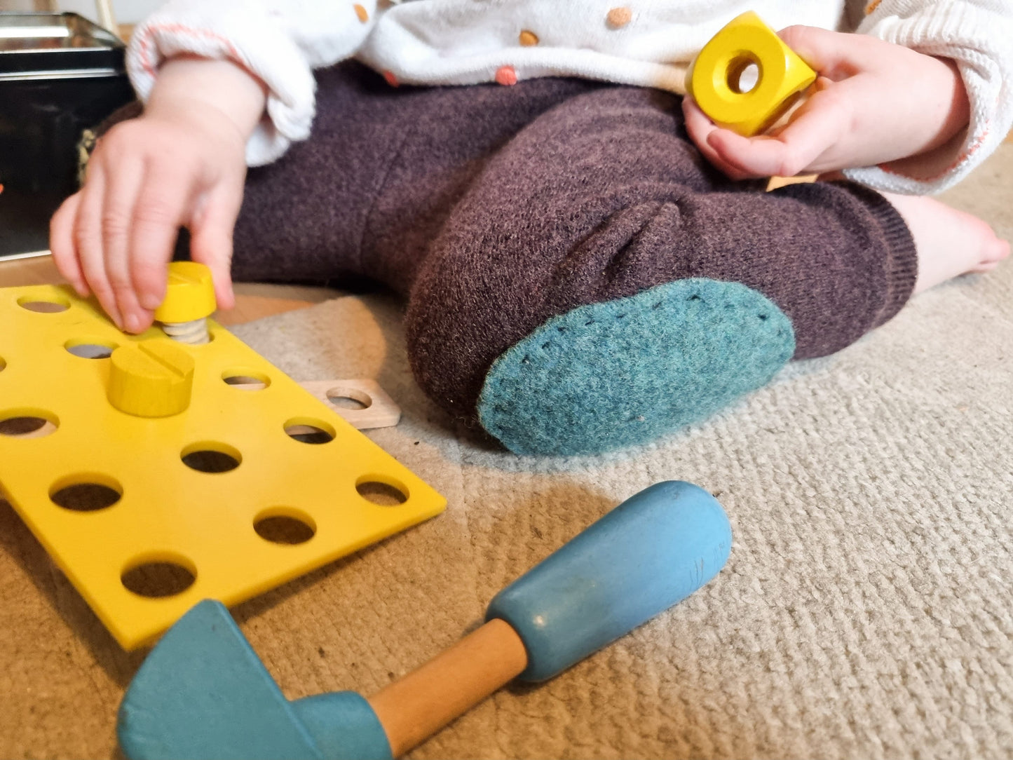 1 Paar Wollwalk Flicken Patches Oval aus Upcycling-Wolle zum Kleidung reparieren in Beige - Jawoll Baby