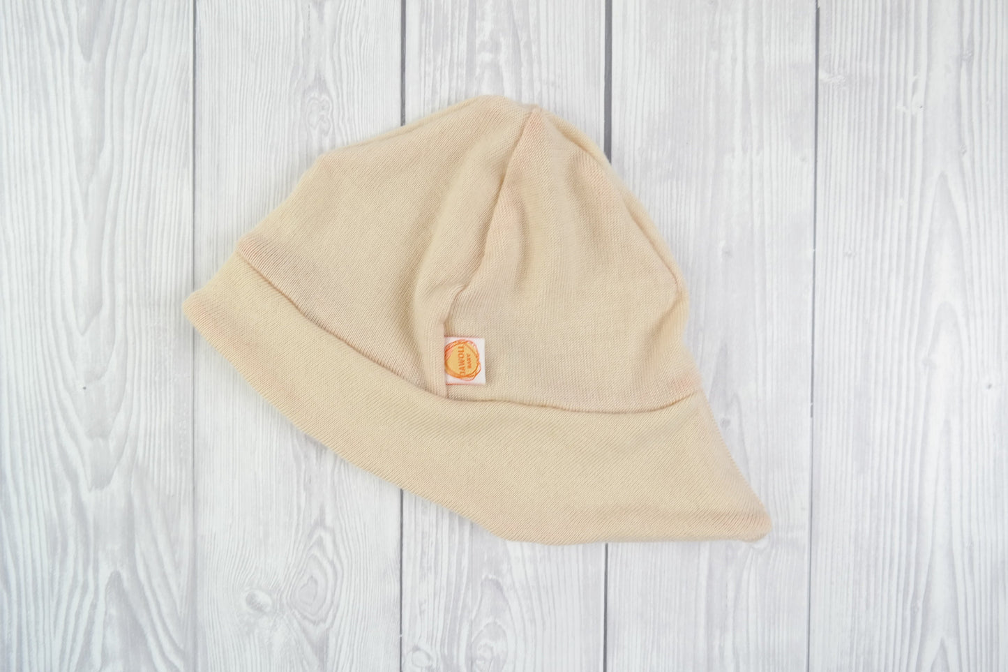 Sonnenhut für Babys und Kleinkinder aus Upcycling Wolle in deiner Wunschfarbe - Jawoll Baby