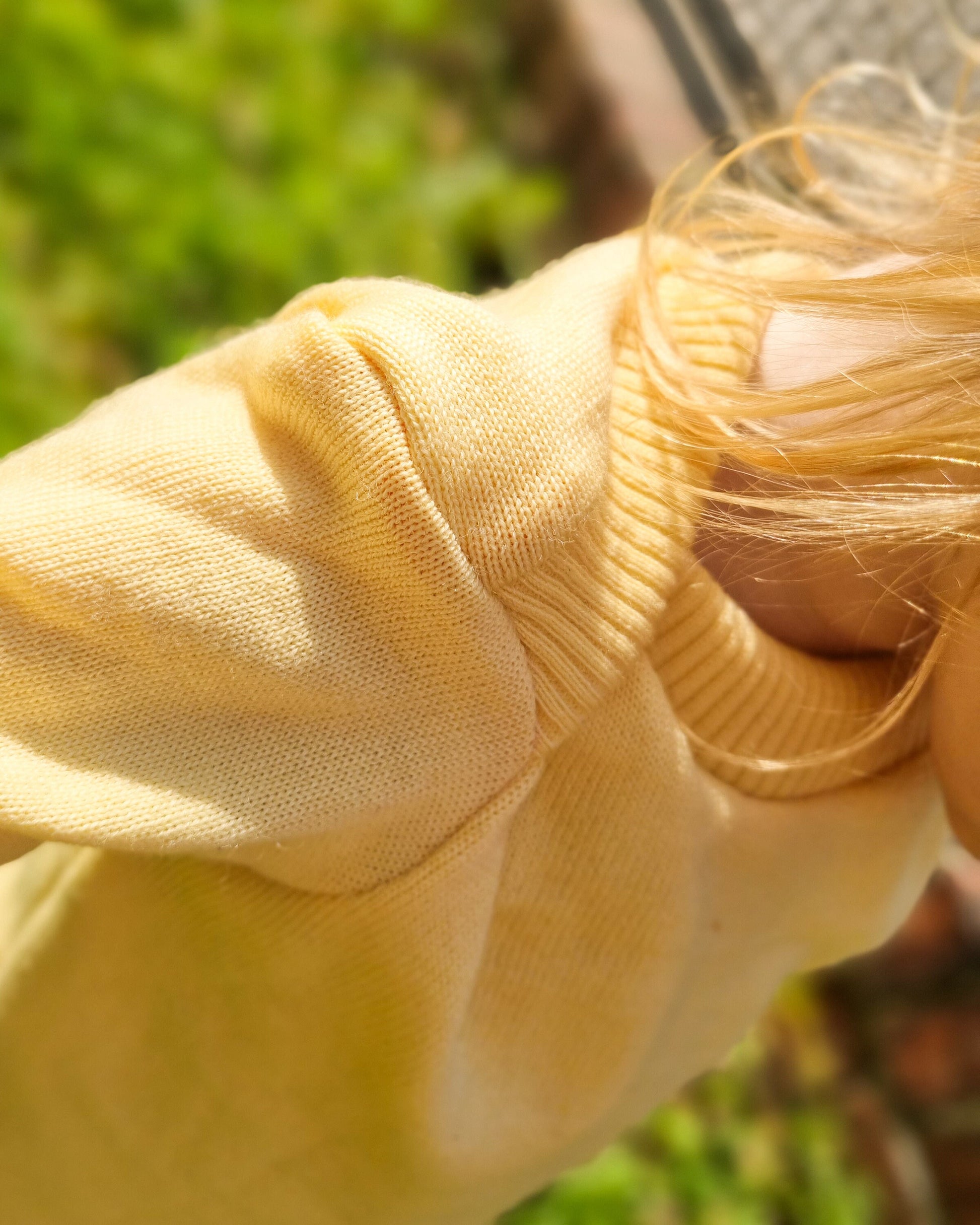 Langarmshirt Pullover mit Schlupfausschnitt für Babys und Kleinkinder aus Upcycling Wolle oder Kaschmir in der Farbe deiner Wahl - Jawoll Baby