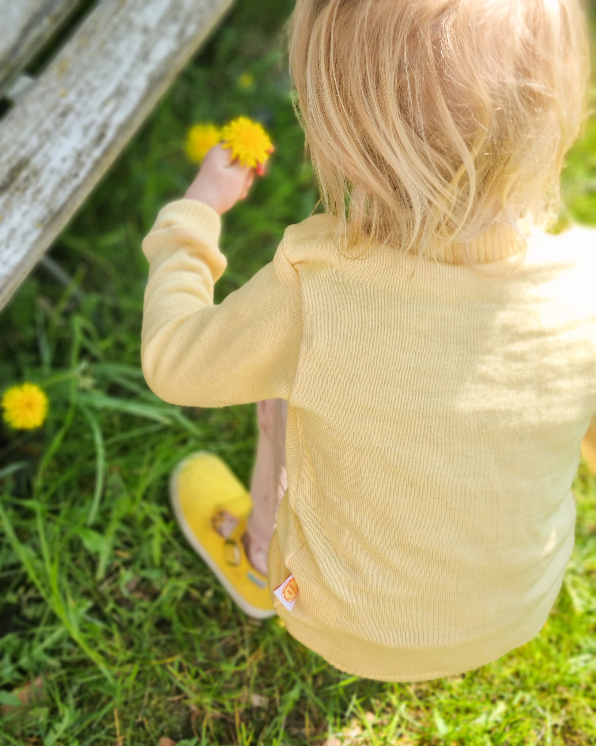 Langarmshirt Pullover mit Schlupfausschnitt für Babys und Kleinkinder aus Upcycling Wolle oder Kaschmir in der Farbe deiner Wahl - Jawoll Baby