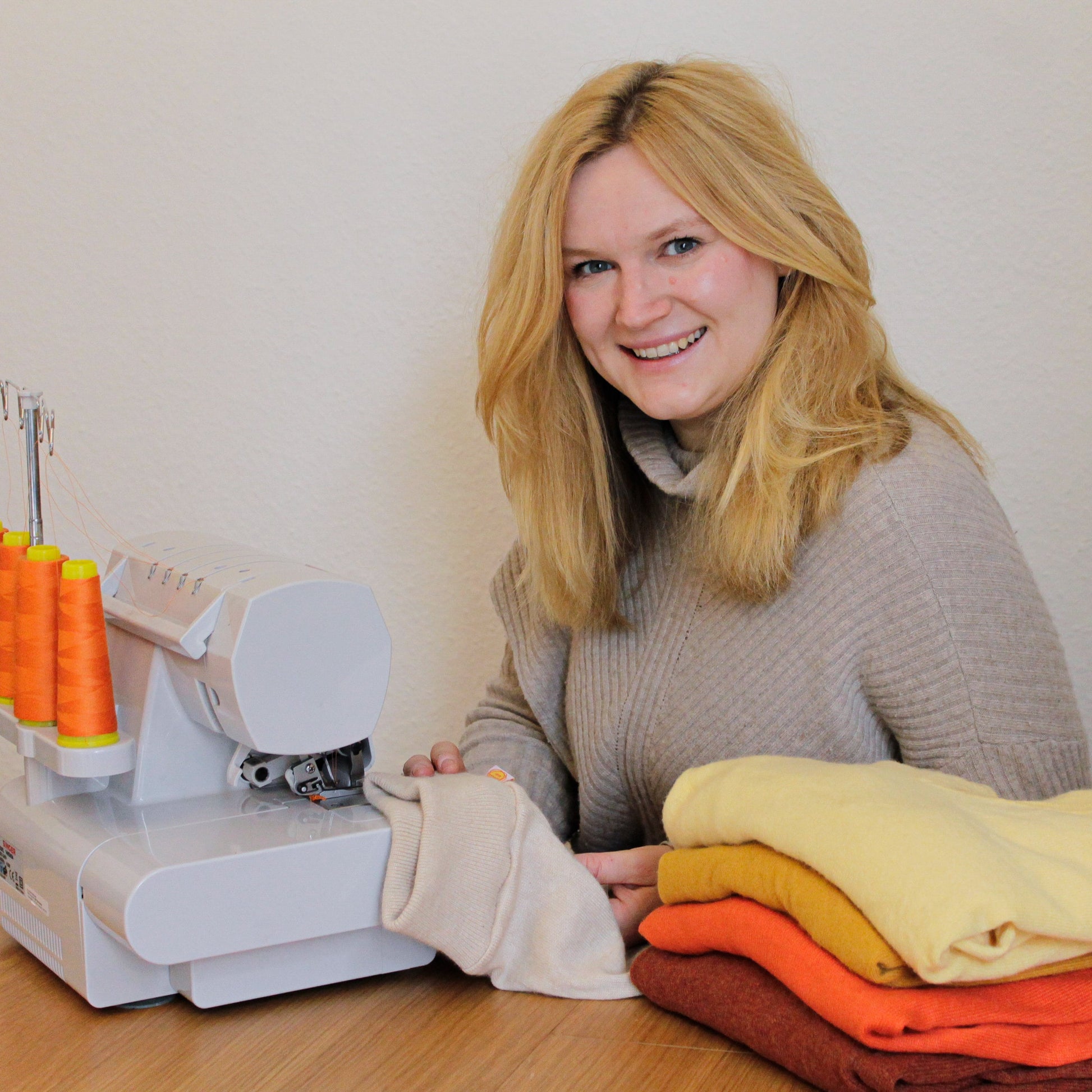 Babykleidung aus deinem Wollpullover individuelles handgefertigtes Erinnerungsstück durch Upcycling - Jawoll Baby