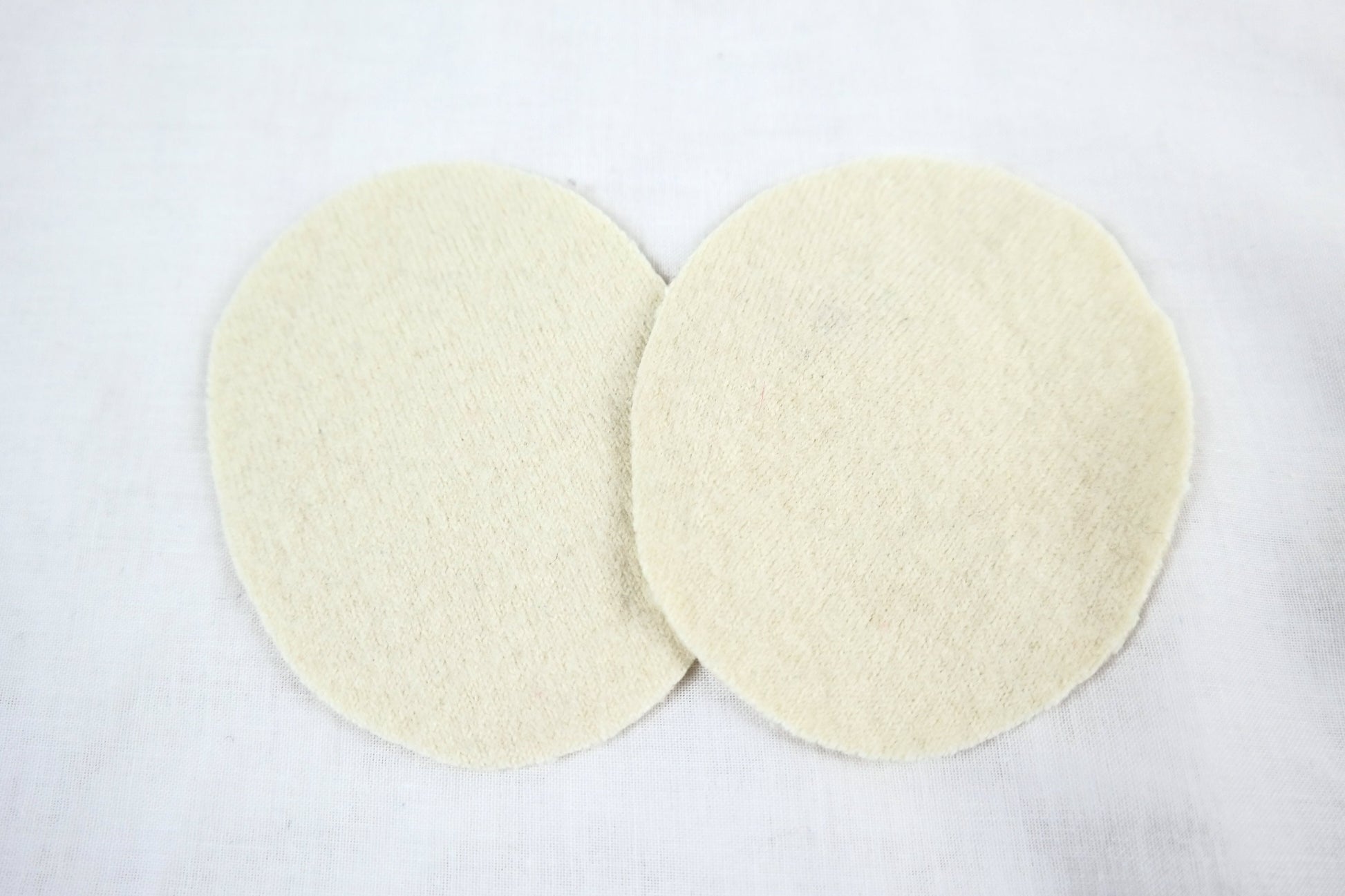 1 Paar Wollwalk Flicken Patches Upcycling-Wolle zum Wollkleidung reparieren in Cremeweiß Oval-Form - Jawoll Baby