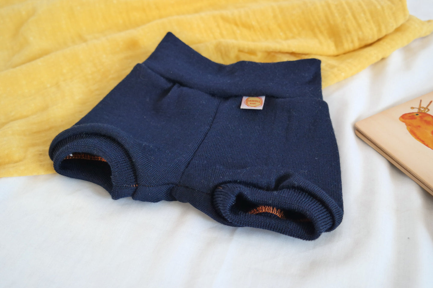 Kurze Hose Shorts für Babys 62/68 aus 100 % Upcycling Wolle in Dunkelblau - Jawoll Baby