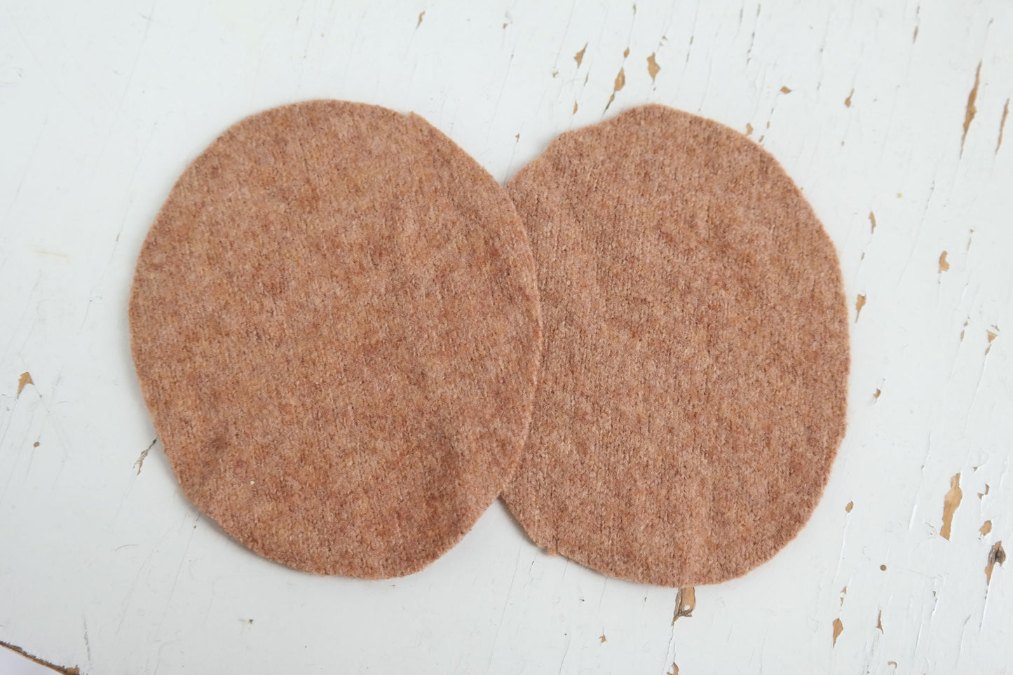 1 Paar Wollwalk Flicken Patches Upcycling-Wolle zum Wollkleidung reparieren in Hellbraun Karamell Oval-Form - Jawoll Baby