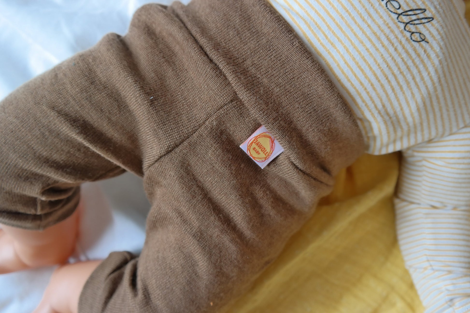 Sommerhose Knickerbocker für Babys aus Upcycling Wolle Größe 62/68 in Braun - Jawoll Baby