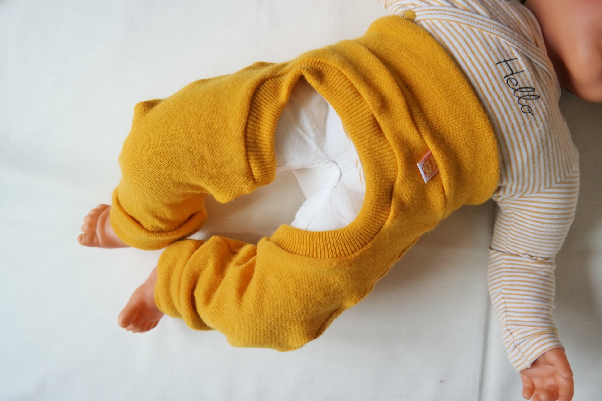 Cowboyhose Abhaltehose Chaps Windelfreikleidung für Babys und Kleinkinder aus 100 % Upcycling-Wolle in deiner Wunschfarbe - Jawoll Baby