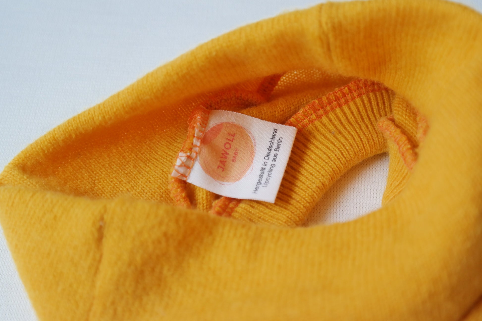 Cowboyhose Abhaltehose Chaps Windelfreikleidung für Babys und Kleinkinder aus 100 % Upcycling-Wolle in deiner Wunschfarbe - Jawoll Baby