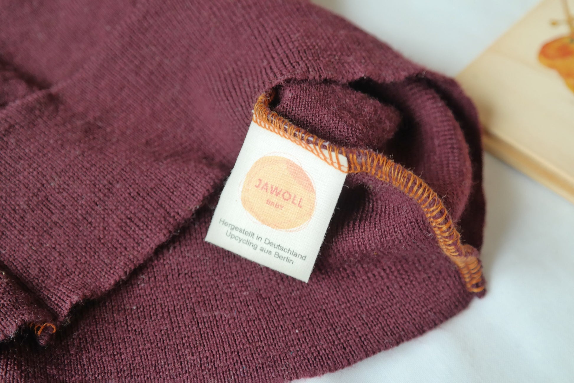 T-Shirt für Babys und Kleinkinder aus Upcycling Wolle in der Farbe deiner Wahl - Jawoll Baby