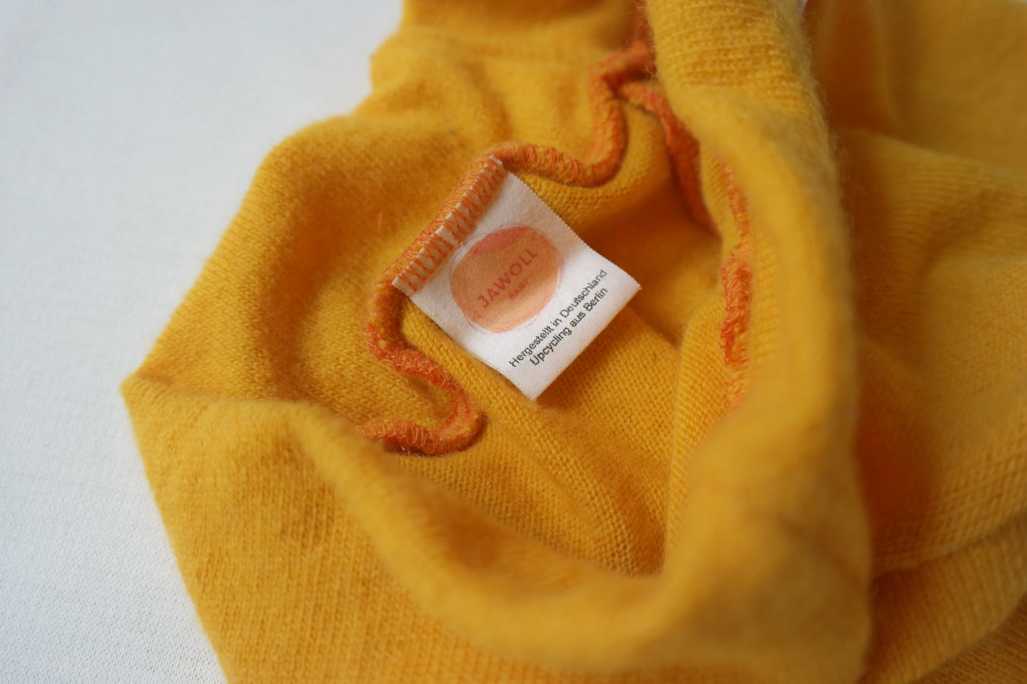Splitpants für Babys und Kleinkinder zum Windelfrei Abhalten und Trocken werden aus 100 % Upcycling-Wolle in deiner Wunschfarbe - Jawoll Baby