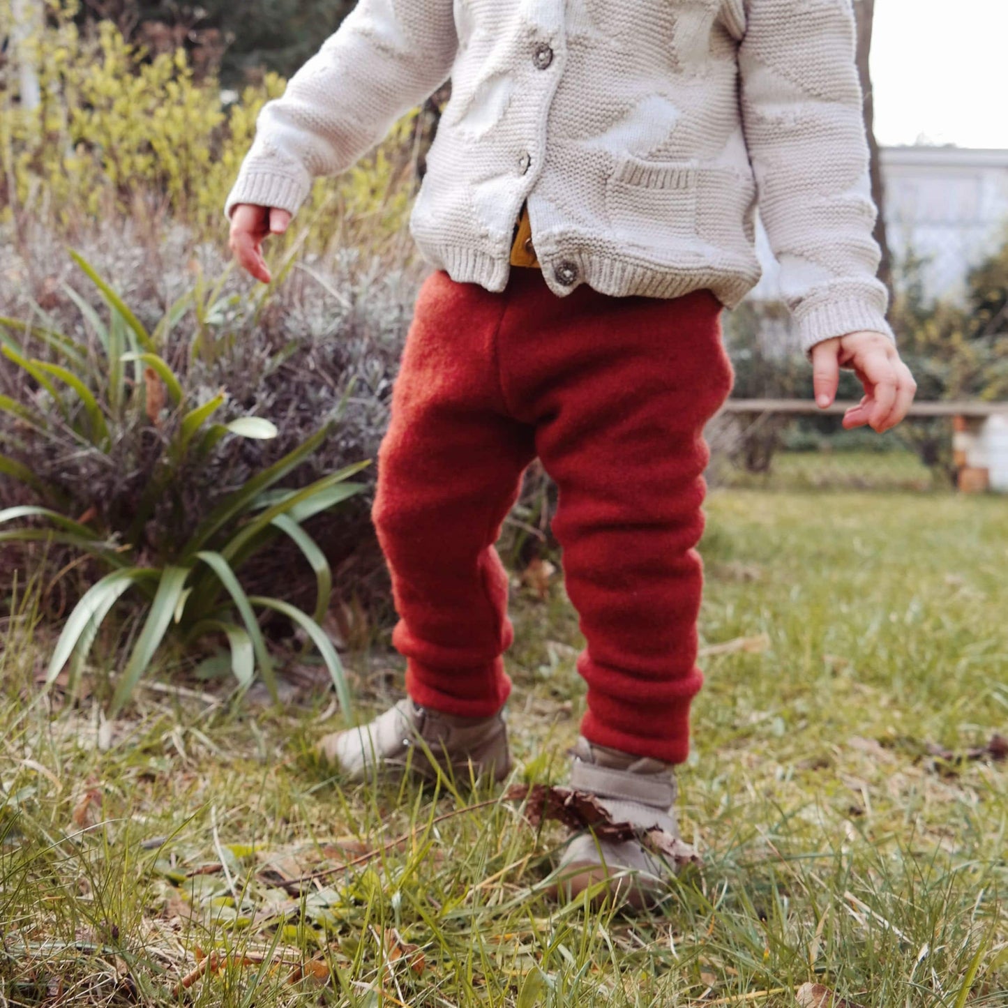 Wollwalk Outdoor-Hose für Kleinkinder Größe 86/92 Upcycling 100% Wolle in Rot - Jawoll Baby