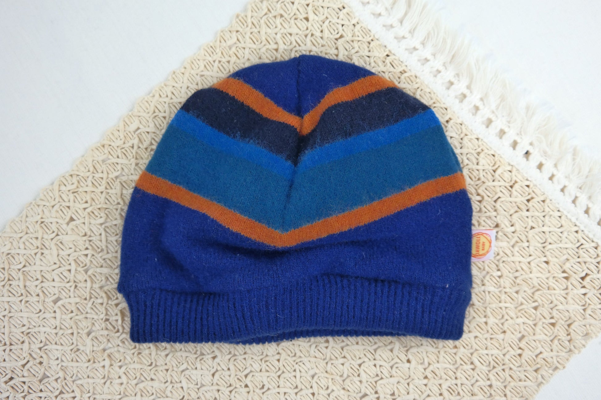 Mütze Beanie für Kleinkinder KU 52-55 aus Upcycling Wolle in Blau Orange gestreift - Jawoll Baby