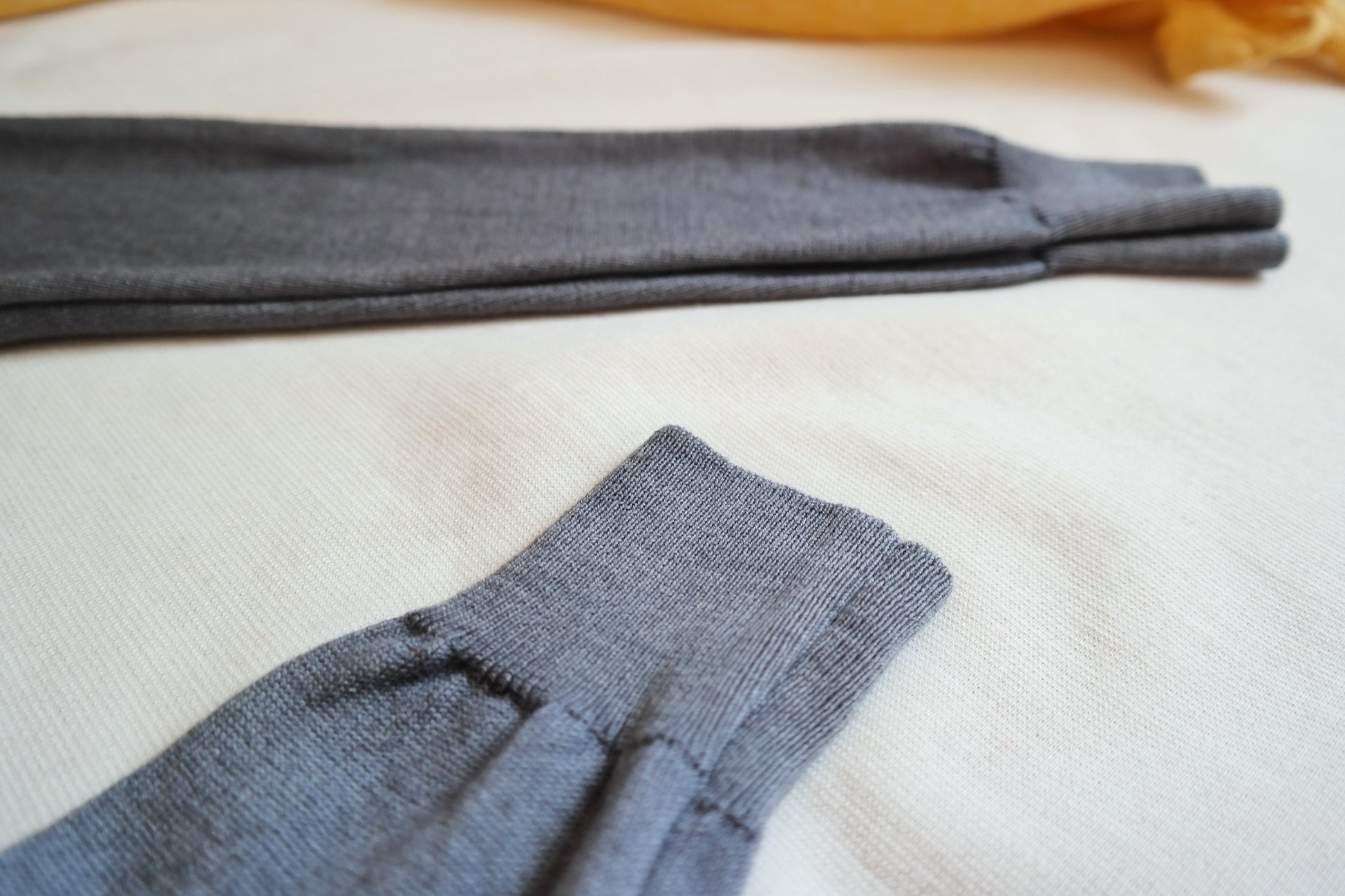 Leggings Kleinkinder 98/104 aus 100% Upcycling Wolle in Grau - Jawoll Baby