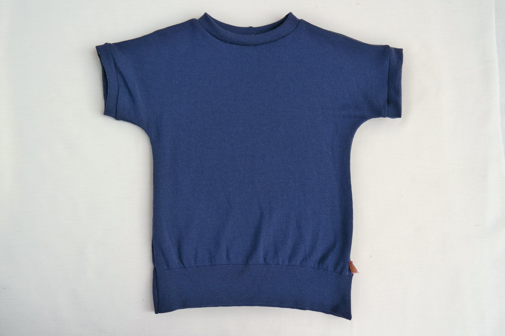 T-Shirt für Kinder 122/128 aus leichter Upcycling Wolle in Dunkelblau - Jawoll Baby