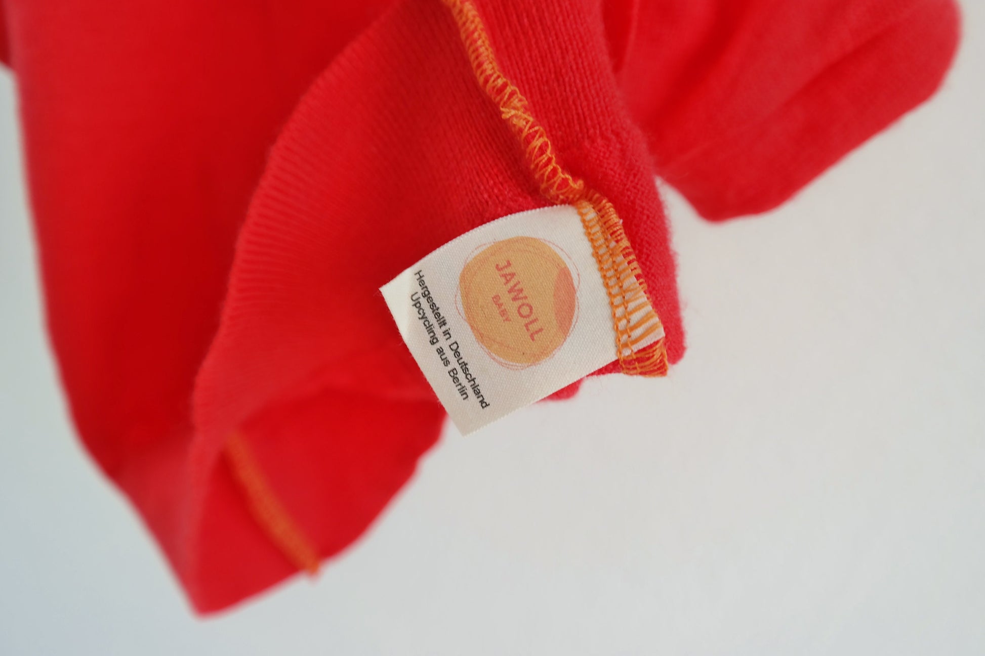 T-Shirt für Babys 74/80 aus leichter Upcycling Wolle in Rot - Jawoll Baby