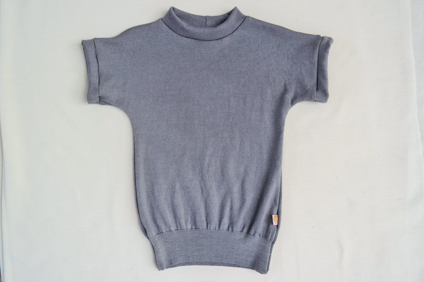 T-Shirt für Kinder 122/128 aus leichter Upcycling Wolle in Grau - Jawoll Baby