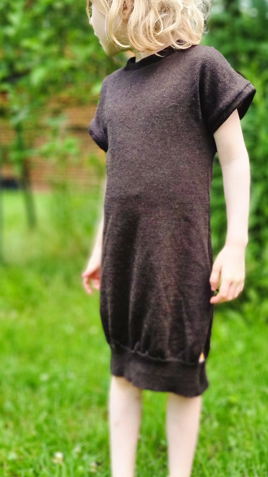 Unisex-Kleid Longshirt 110/116 aus 100% Upcycling Wolle in Braun - Jawoll Baby