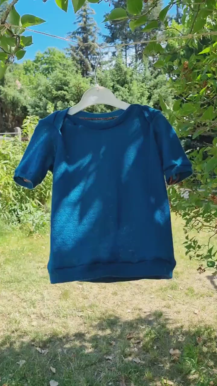 T-Shirt für Babys und Kleinkinder aus Upcycling Wolle in der Farbe deiner Wahl