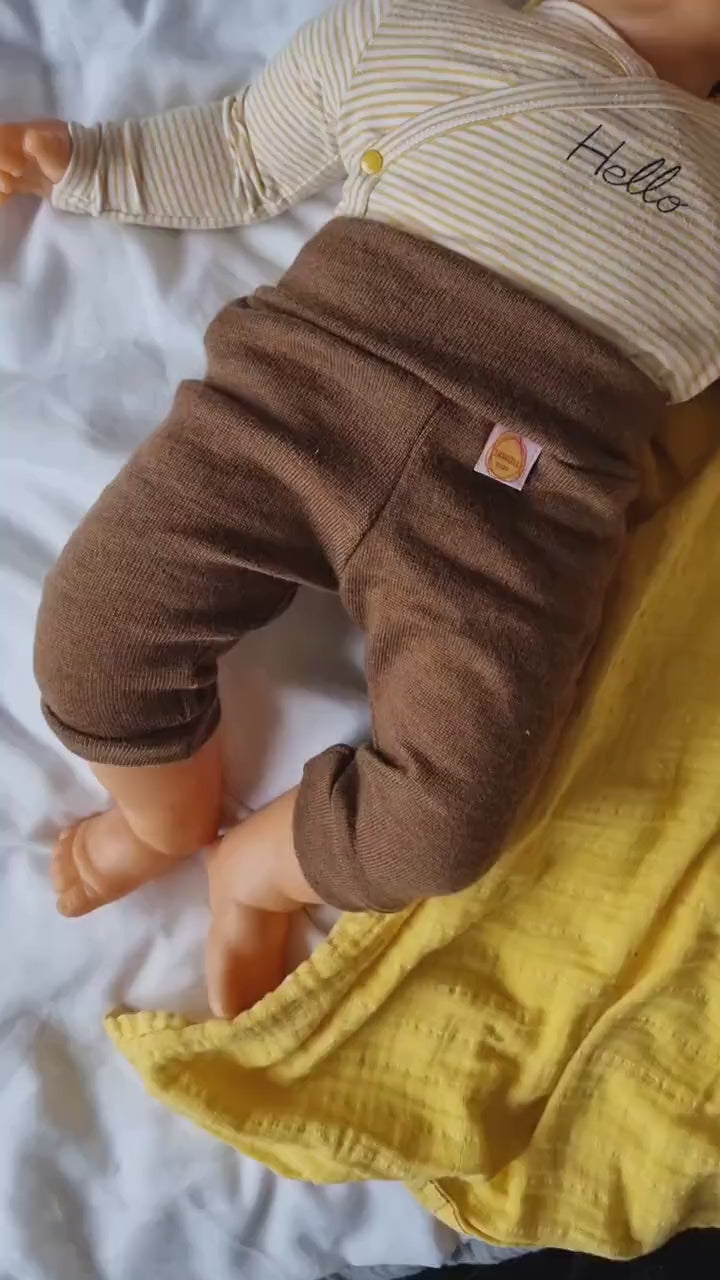 Sommerhose Knickerbocker für Babys aus Upcycling Wolle Größe 62/68 in Braun