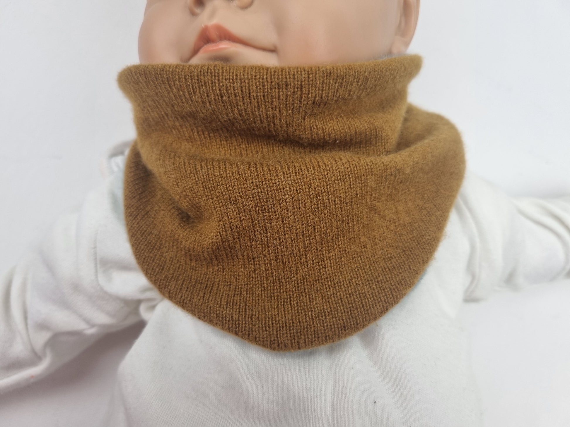 Dreieckstuch Schal mitwachsend wendbar für Babys aus Upcycling Kaschmir in Hellblau und Kupferbraun - Jawoll Baby
