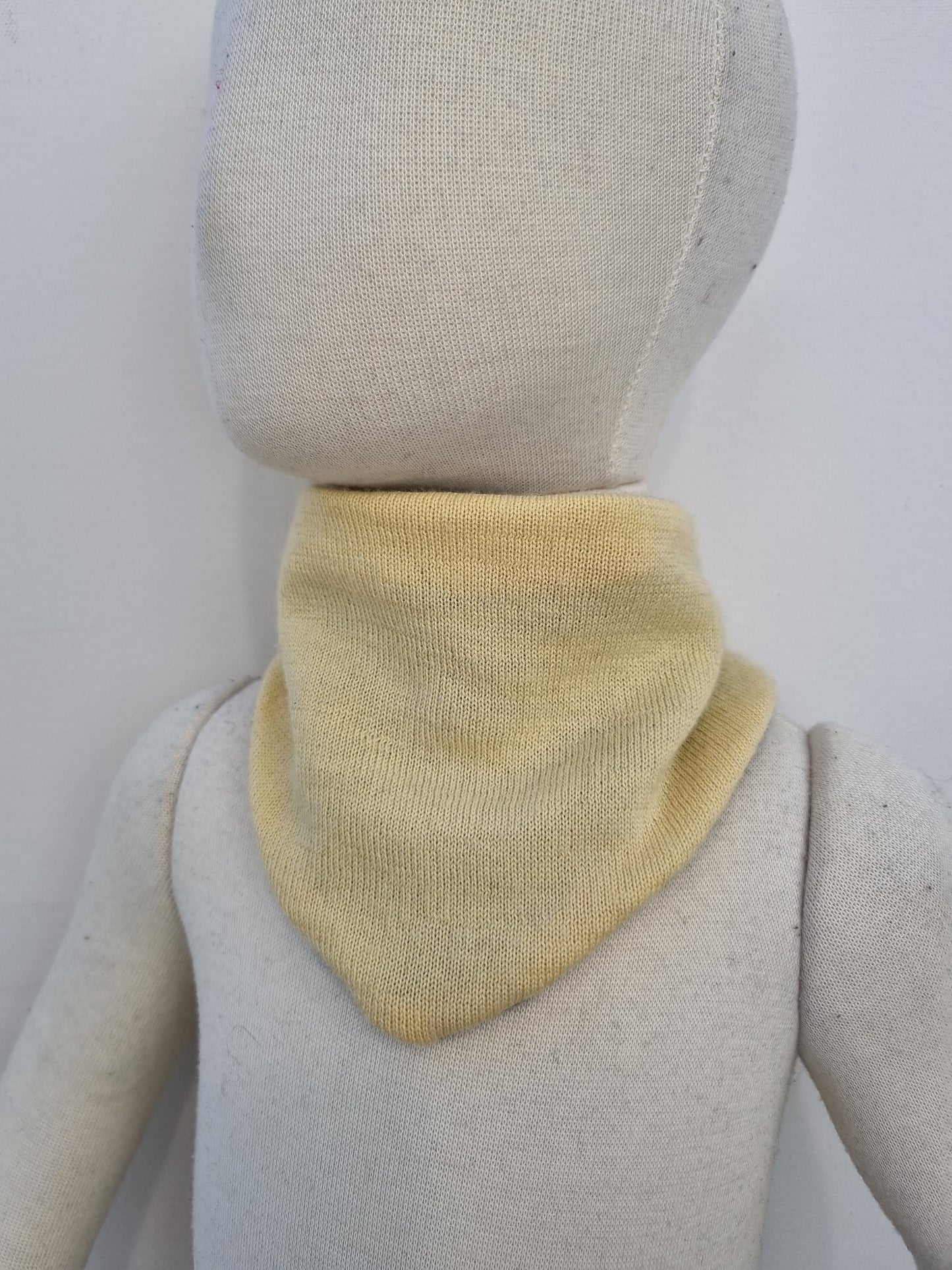 Dreieckstuch Schal für Kinder mitwachsend und wendbar aus Upcycling Wolle in Blau und Pastellgelb - Jawoll Baby