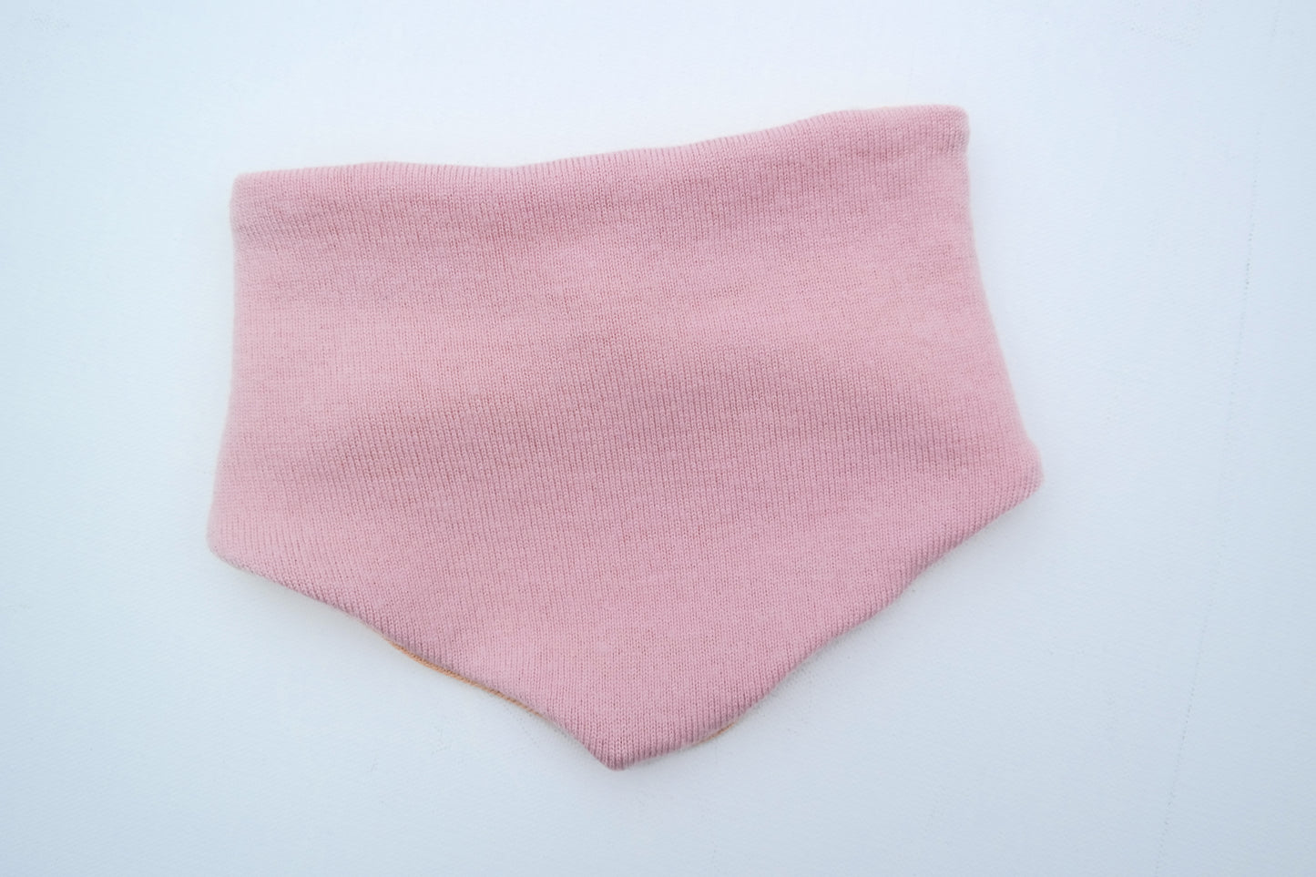 Triangular scarf for children, reversible and grows with the child, made from upcycled wool in blue and green