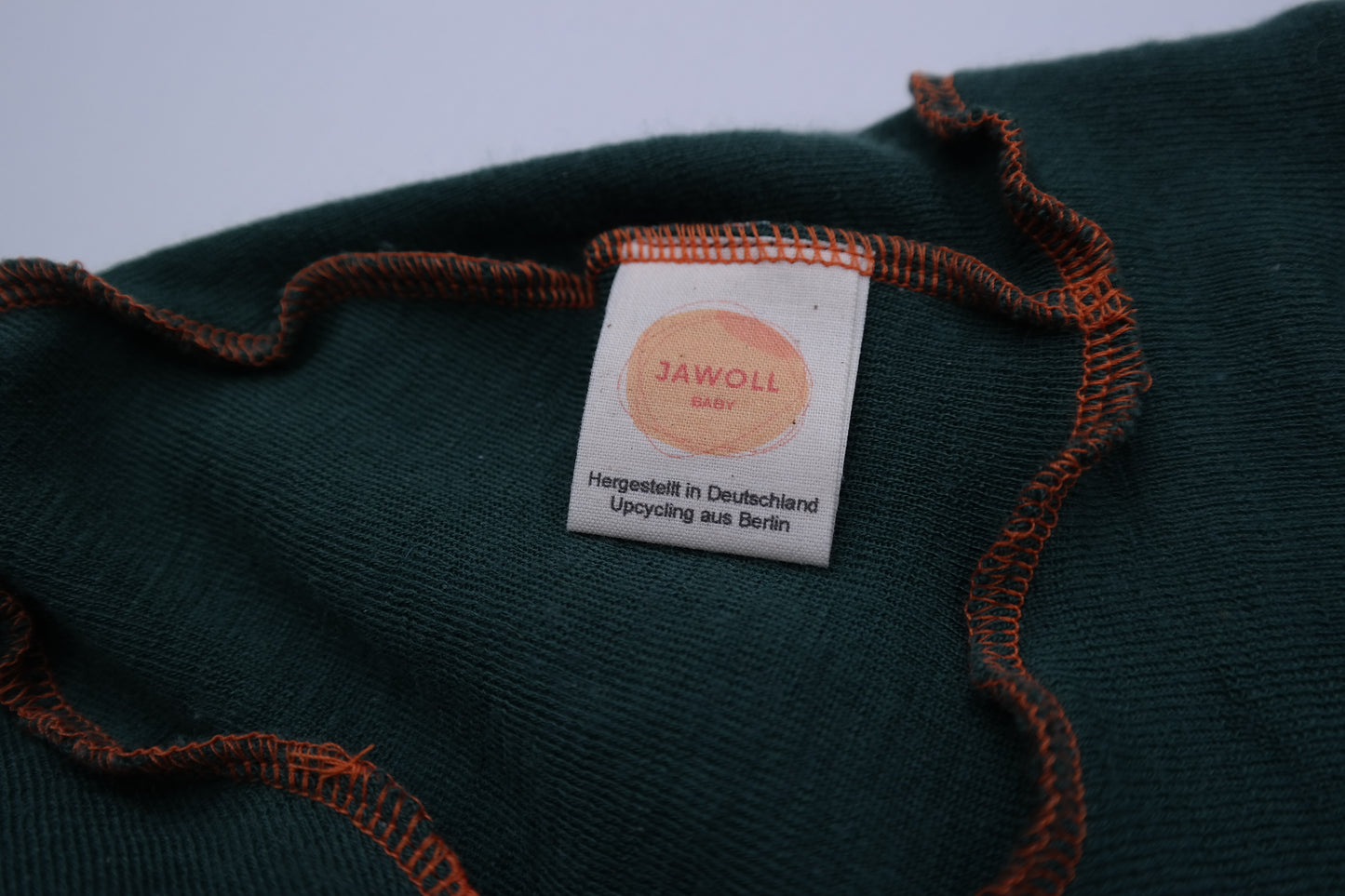 Sonnenhut Sommermütze Baby Kleinkind mit Nackenschutz aus Upcycling Wolle und Seide in Smaragdgrün