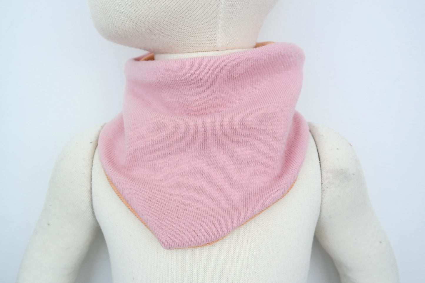 Triangular scarf for children, reversible and grows with the child, made from upcycled wool in blue and green