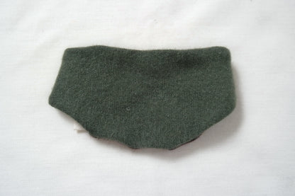 Dreieckstuch Schal mitwachsend wendbar für Babys aus Upcycling Kaschmir in Braun und Dunkelgrün