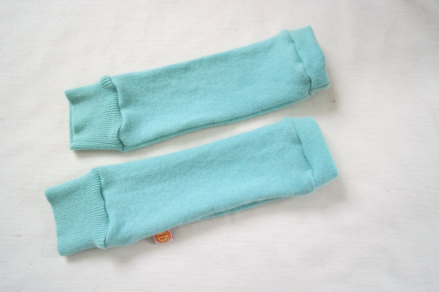 Stulpen für Babys 6-12 M aus Upcycling-Kaschmir in Mint