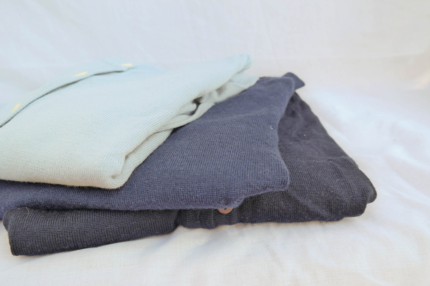 Upcycling material package: 3 wool sweaters for creative projects in shades of blue
