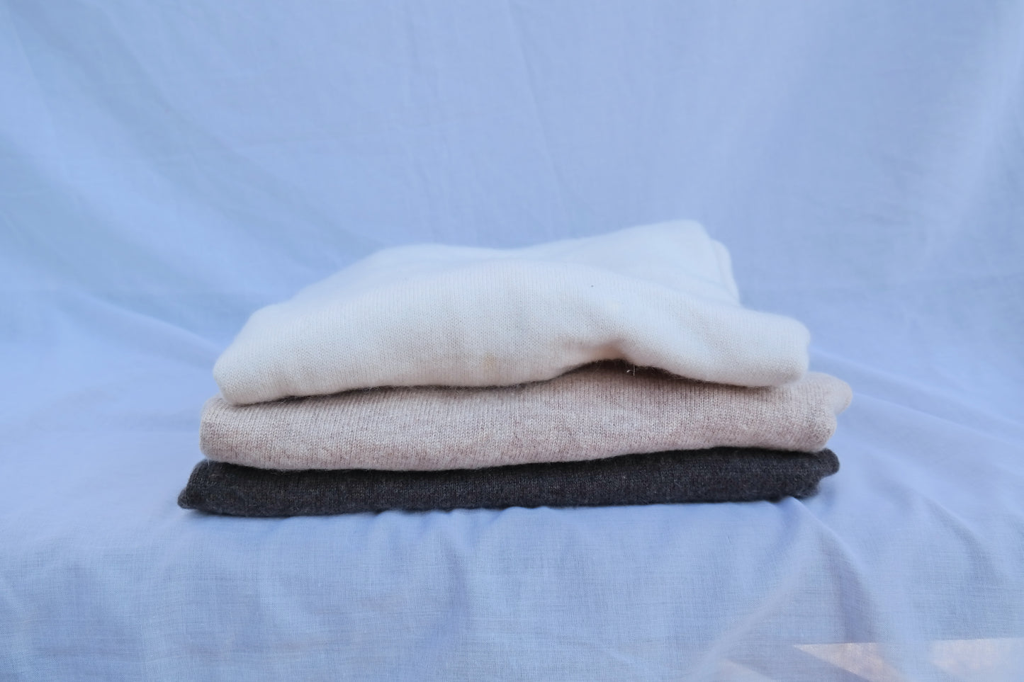 Upcycling-Materialpaket: 3 Kaschmirpullover für kreative Projekte in Beigetönen