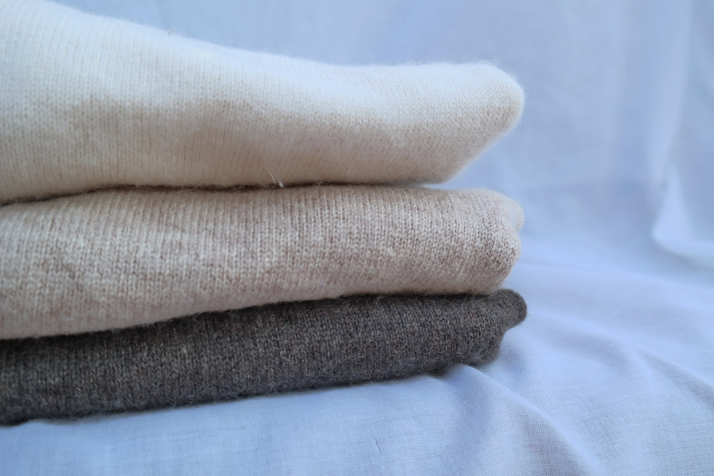 Upcycling-Materialpaket: 3 Kaschmirpullover für kreative Projekte in Beigetönen
