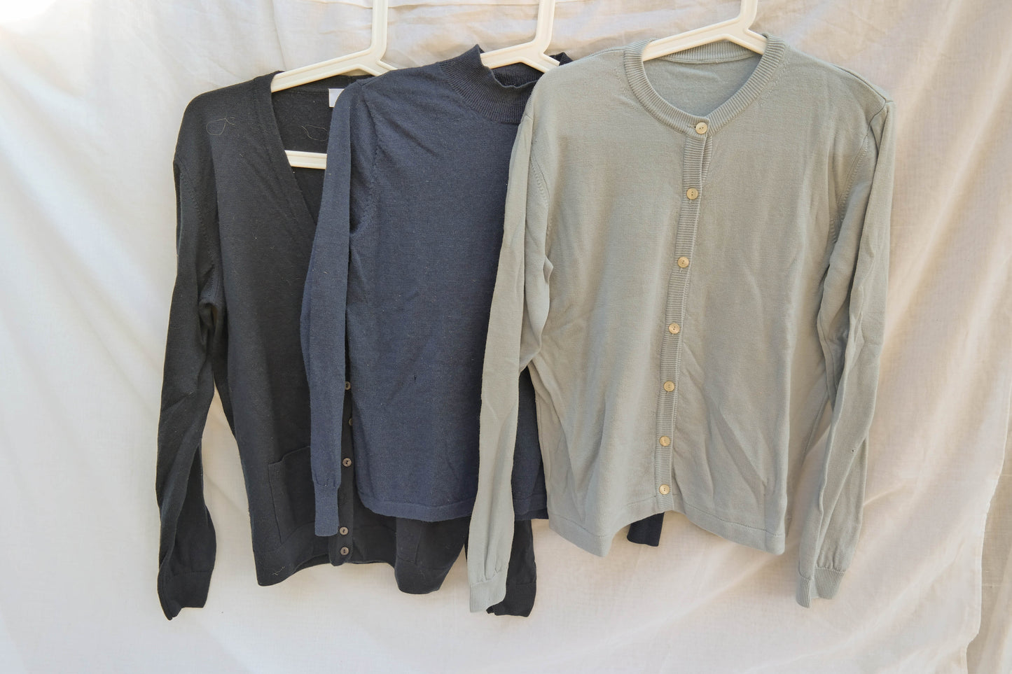 Upcycling material package: 3 wool sweaters for creative projects in shades of blue