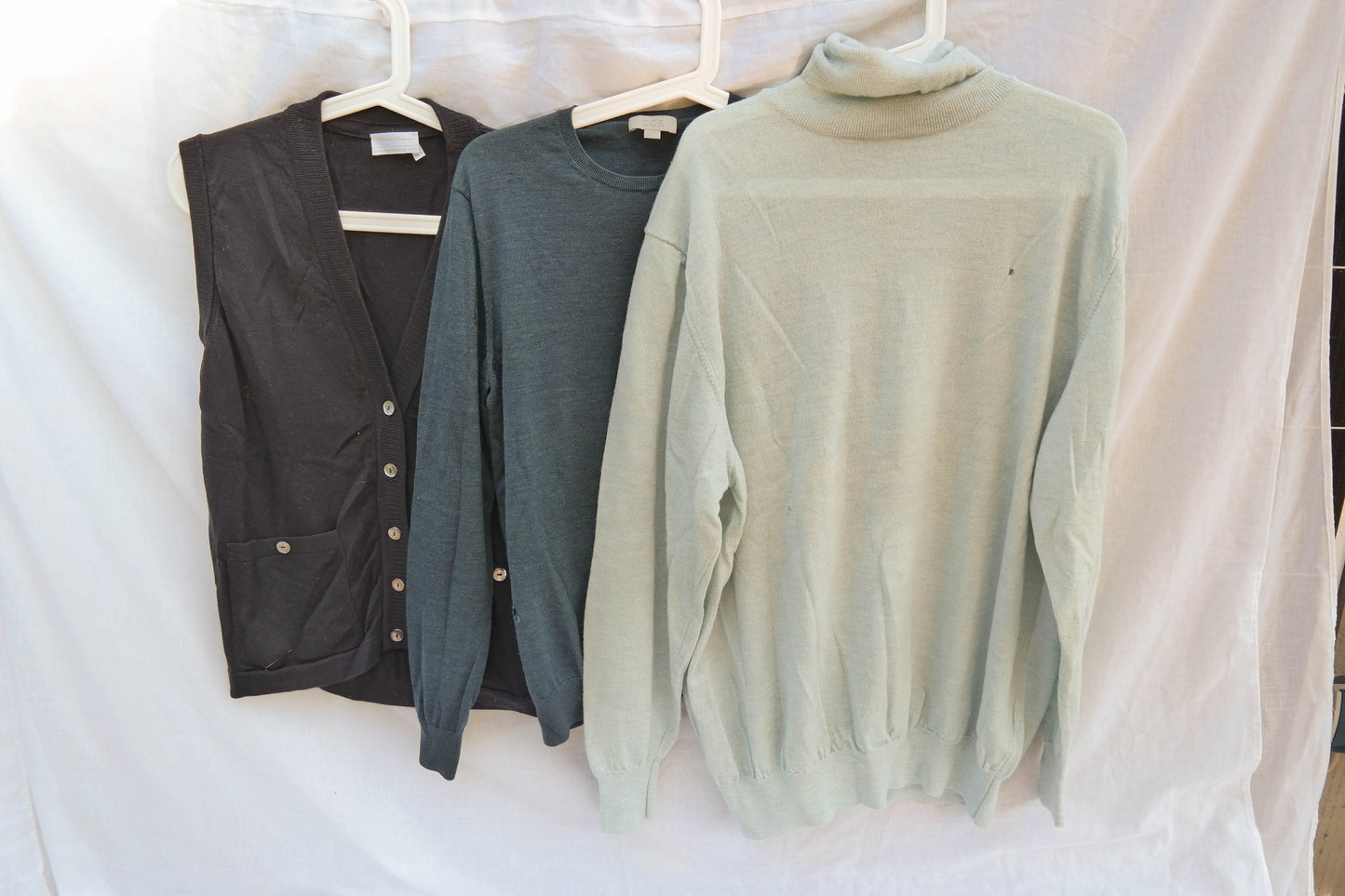 Upcycling-Materialpaket: 3 Wollpullover für kreative Projekte in Türkistönen