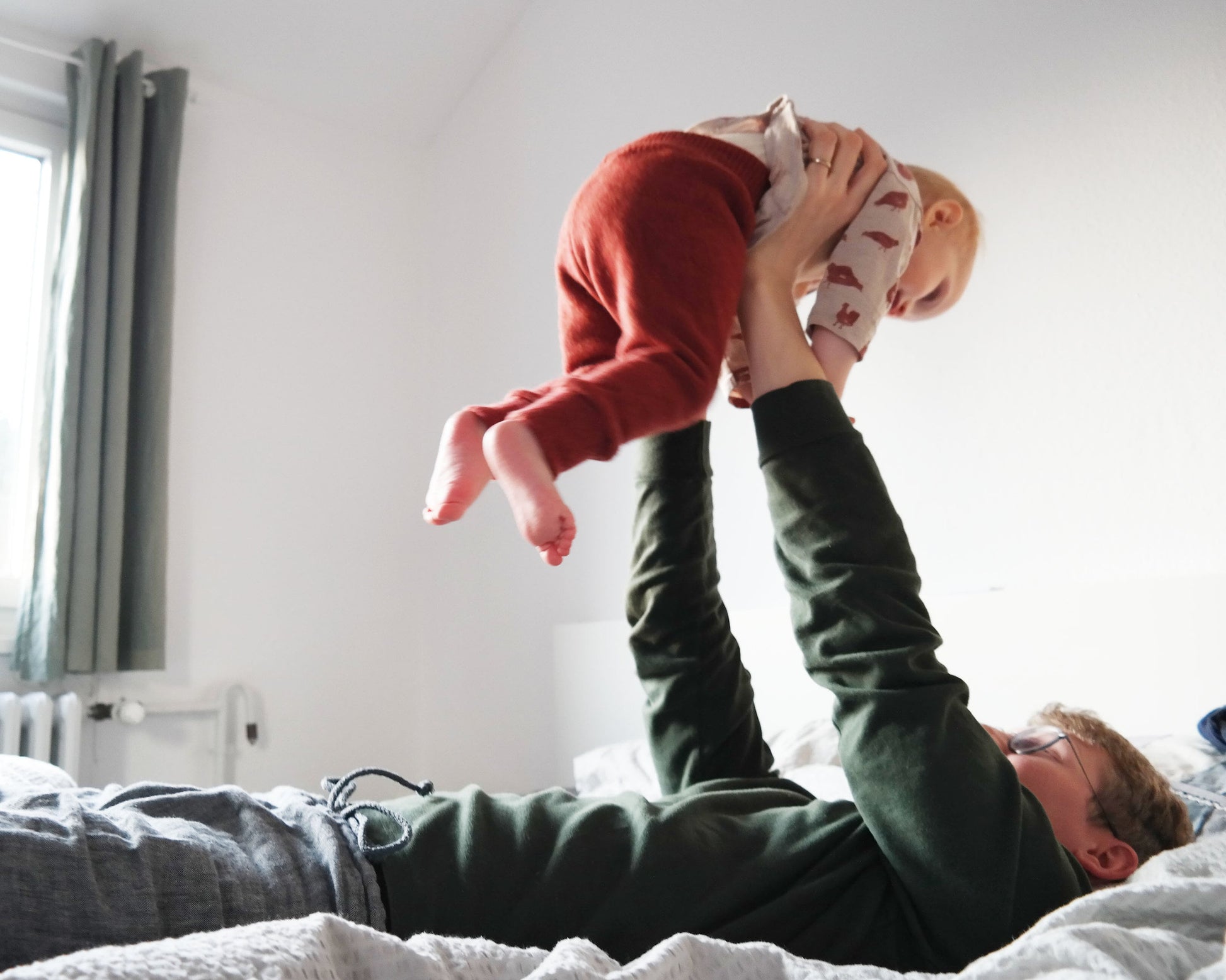 Babykleidung aus deinem Wollpullover individuelles handgefertigtes Erinnerungsstück durch Upcycling