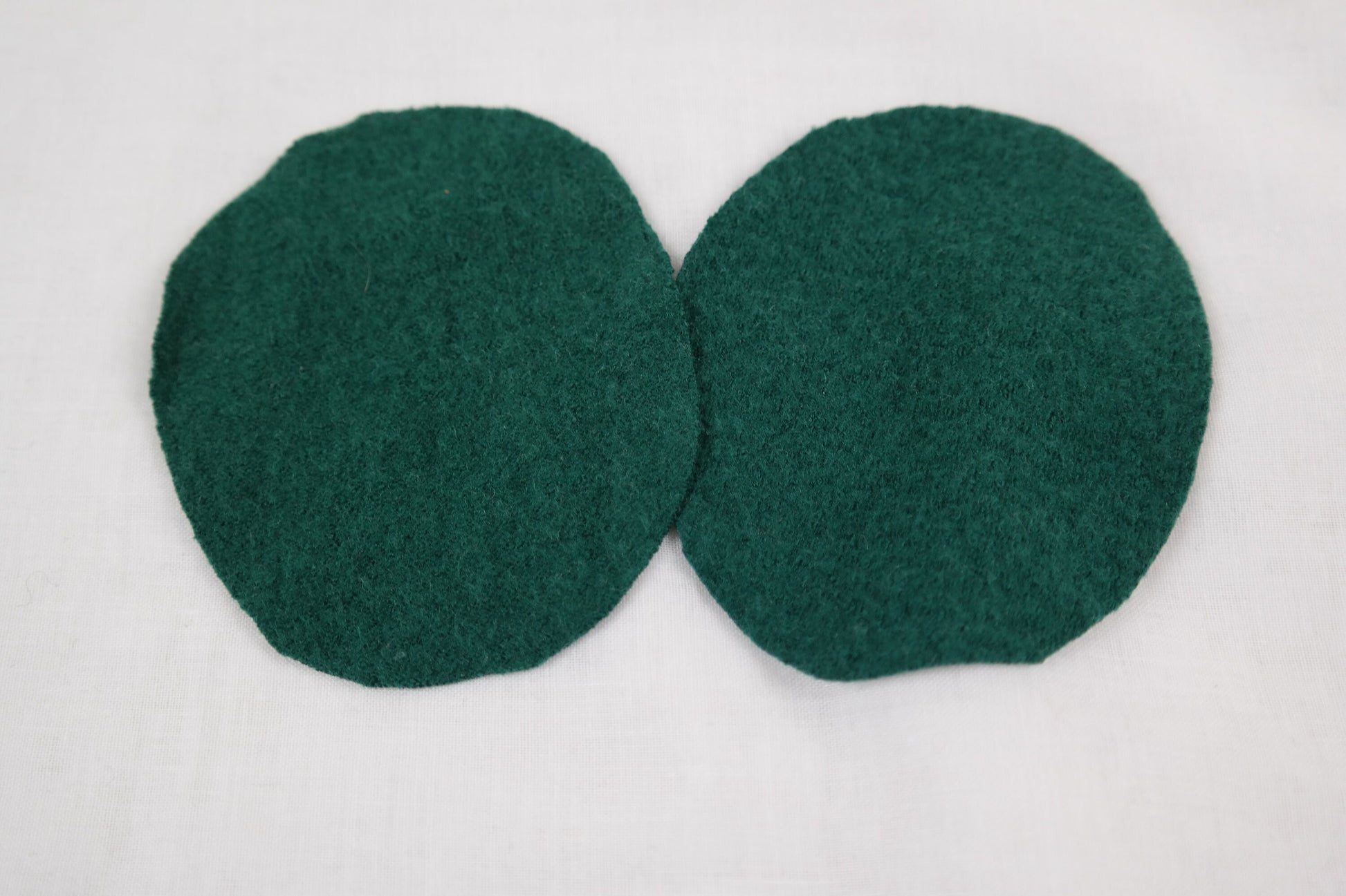 1 Paar Wollwalk Flicken Patches Upcycling-Wolle zum Wollkleidung reparieren in Dunkelgrün Oval-Form