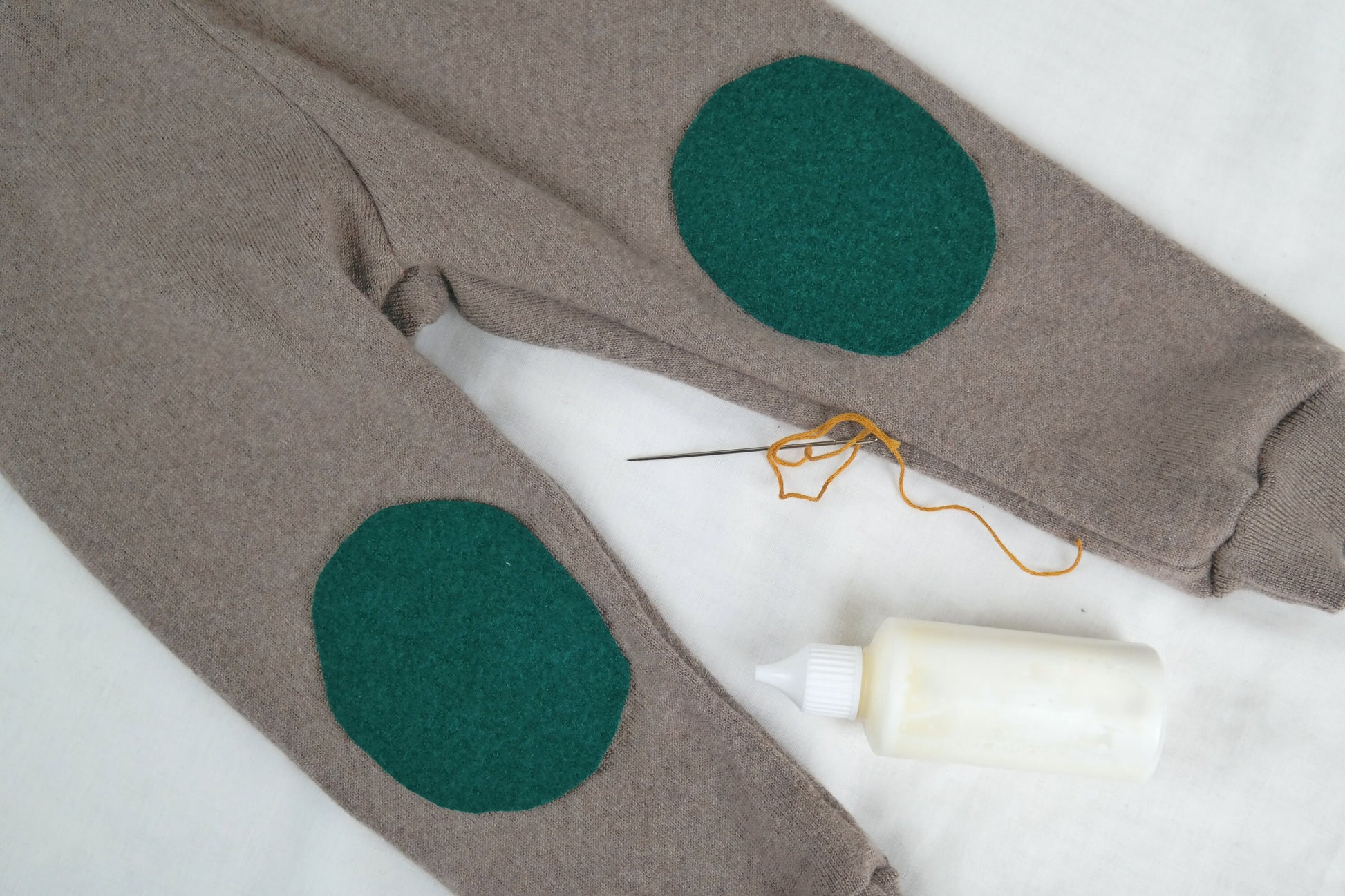 1 Paar Wollwalk Flicken Patches Upcycling-Wolle zum Wollkleidung reparieren in Dunkelgrün Oval-Form