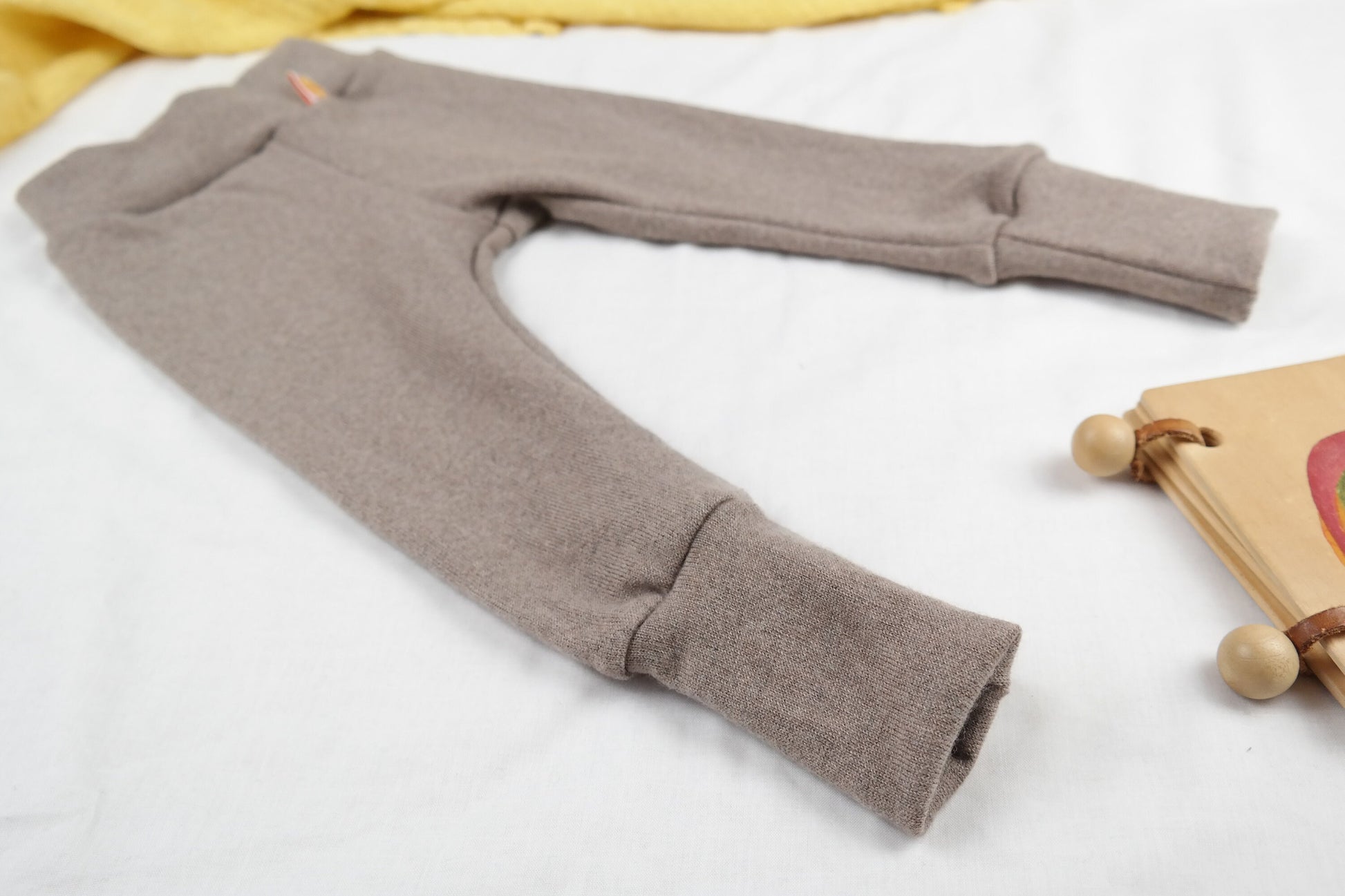 Mitwachs-Hose für Babys 74/80 aus Upcycling-Wolle in Sand Beige