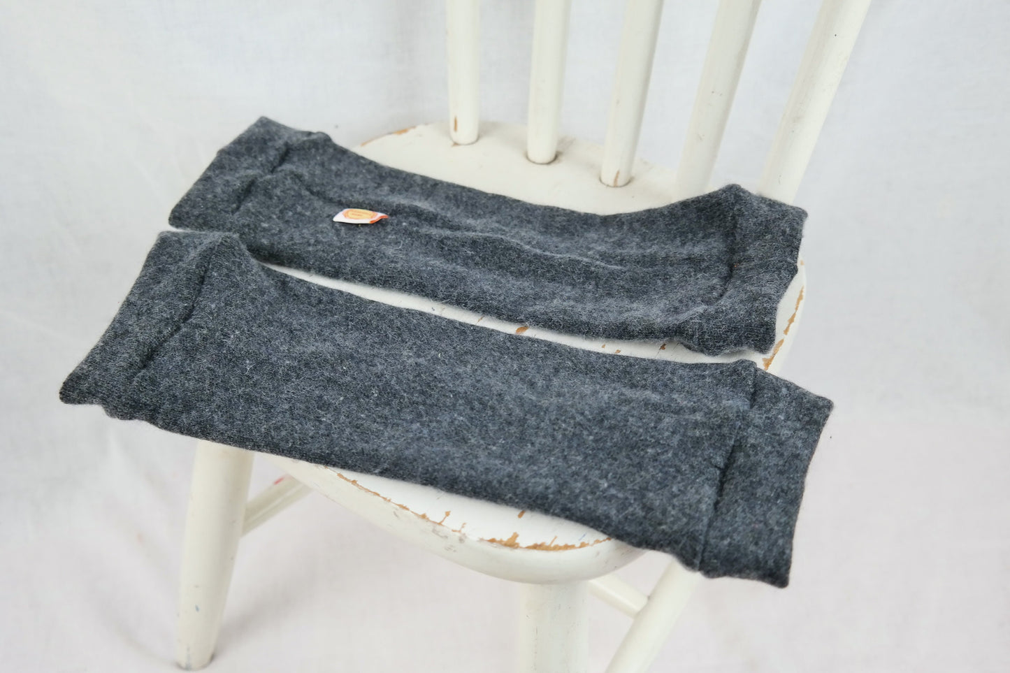 Stulpen für Babys und Kleinkinder aus Upcycling Kaschmir Seide in Dunkelgrau Anthrazit
