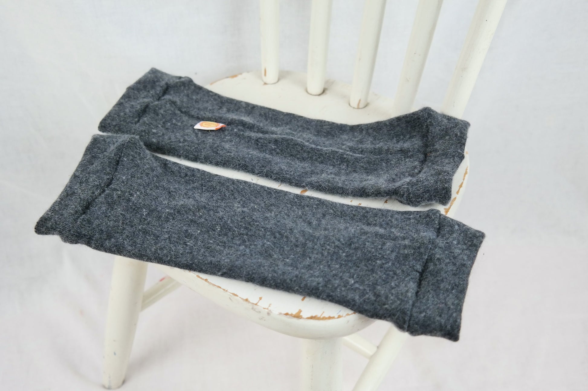 Stulpen für Babys und Kleinkinder aus Upcycling Kaschmir Seide in Dunkelgrau Anthrazit