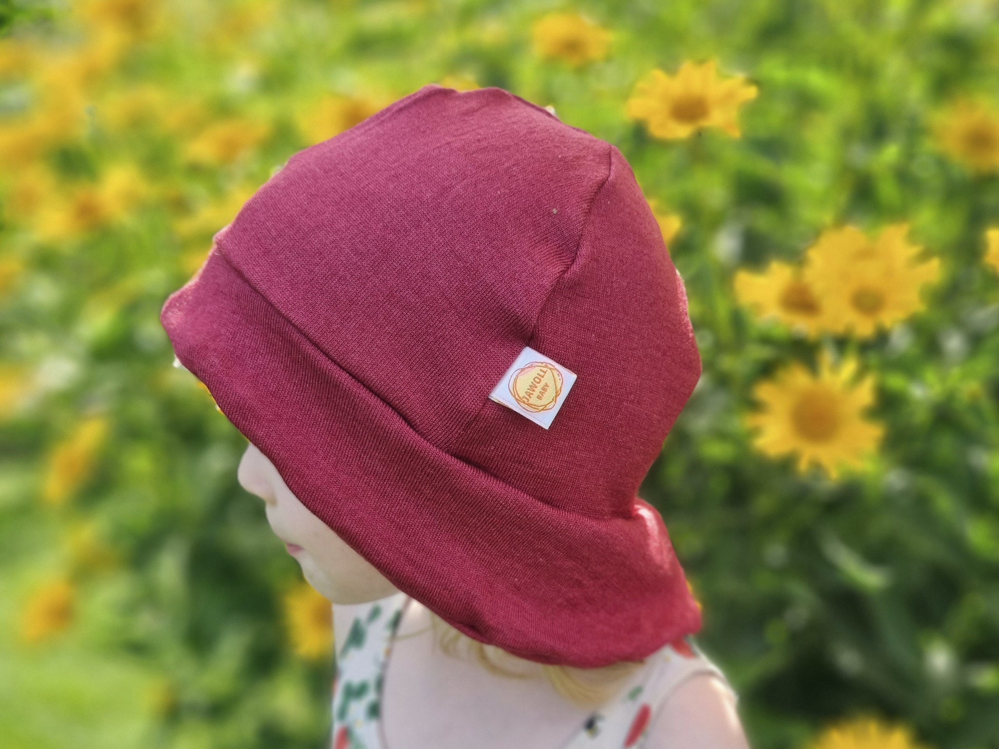 Sonnenhut Baby KU 42-45 mit Nackenschutz aus 100 % Upcycling Wolle verschiedene Größen in Himbeerrot
