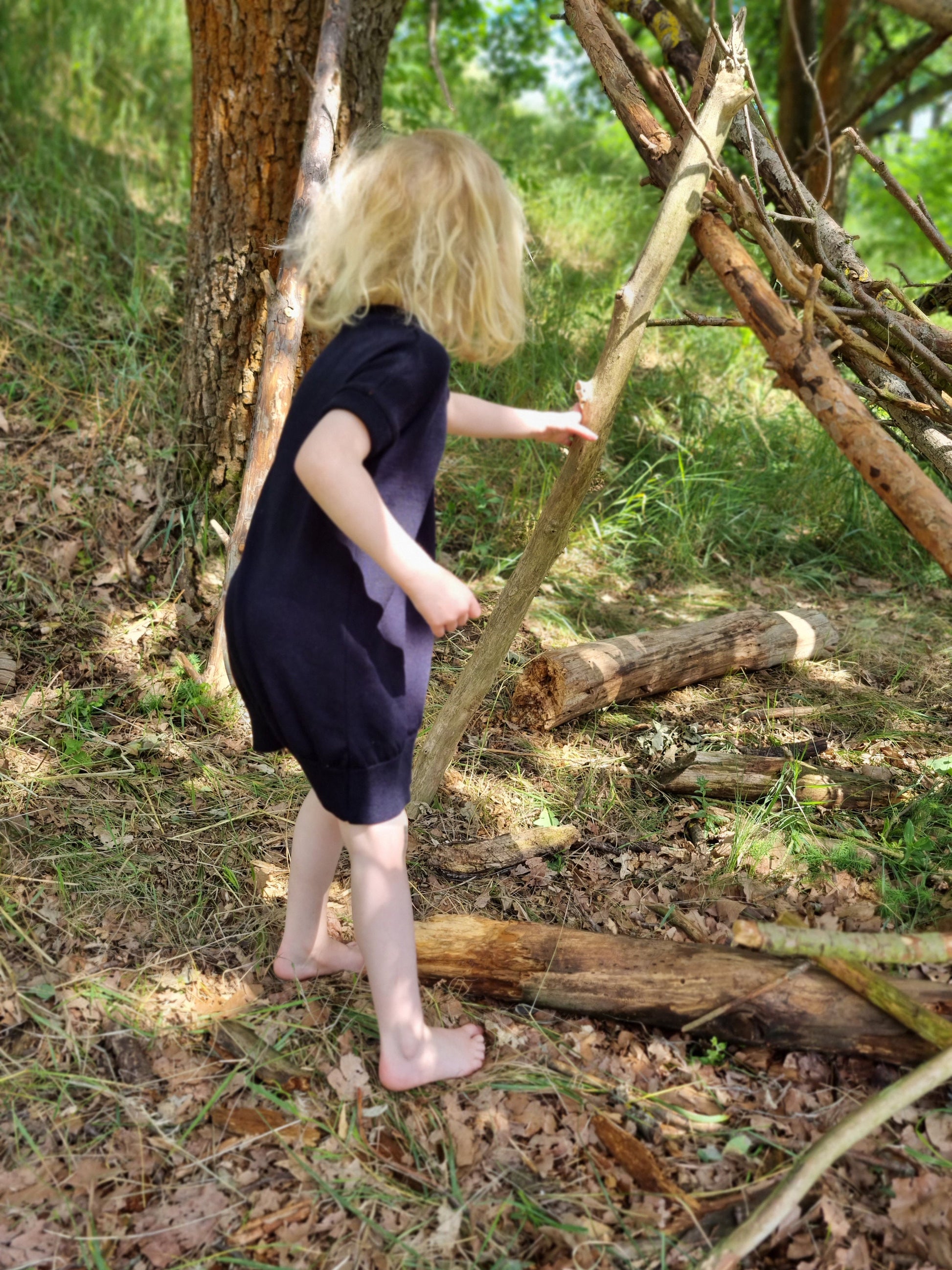 Unisex-Kleid Longshirt 98/104 aus 100% Upcycling Wolle in Dunkelblau